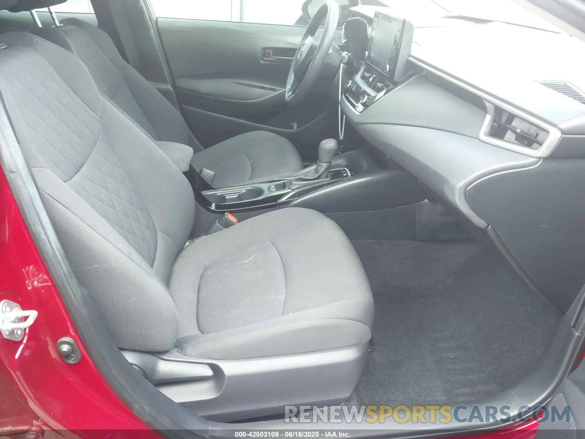 5 fotografías del automóvil dañado JTDEAMDE1NJ054585 TOYOTA COROLLA 2022