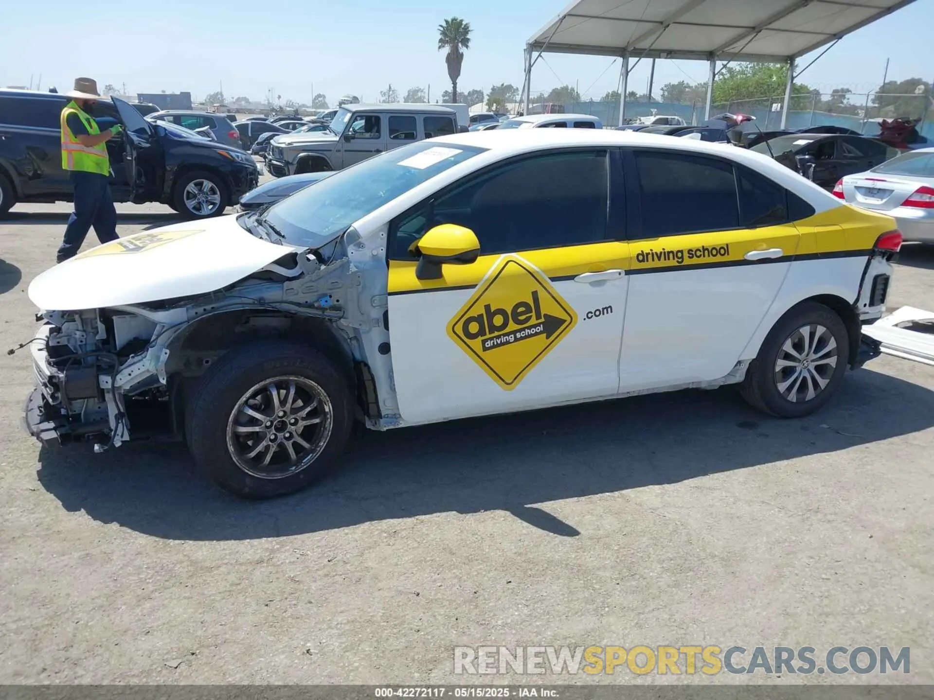 15 fotografías del automóvil dañado JTDEAMDE2NJ036337 TOYOTA COROLLA 2022