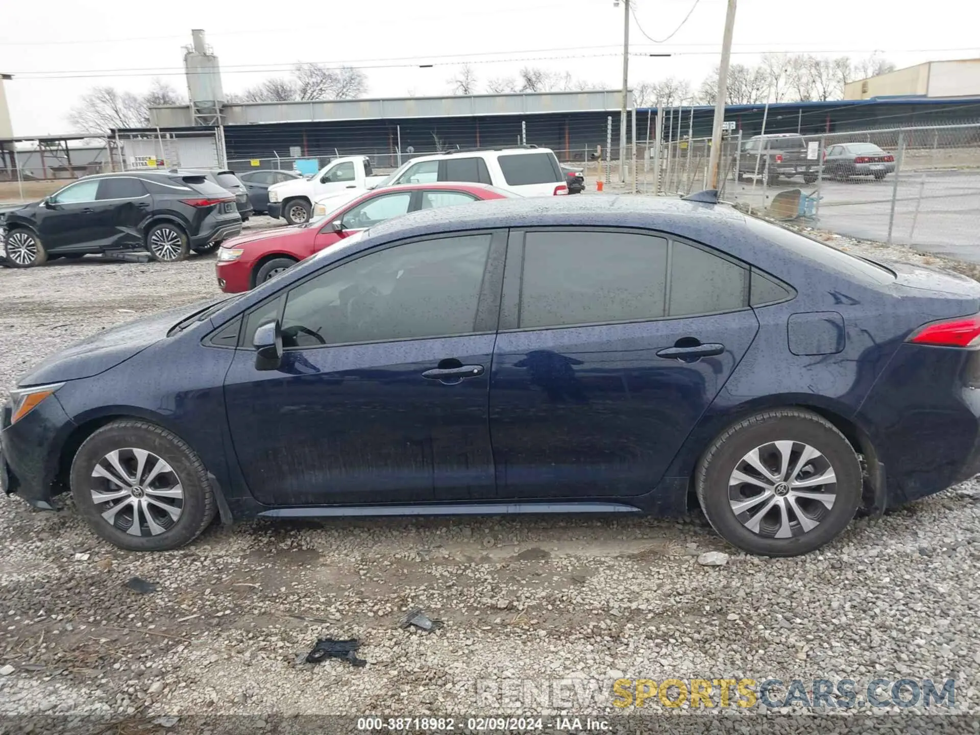 14 fotografías del automóvil dañado JTDEAMDE2NJ050402 TOYOTA COROLLA 2022