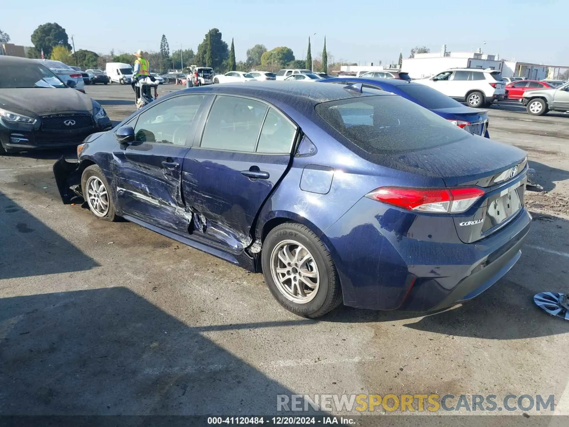 3 fotografías del automóvil dañado JTDEAMDE2NJ055180 TOYOTA COROLLA 2022