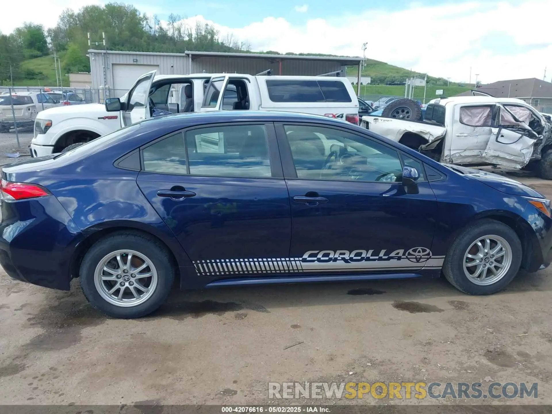 13 fotografías del automóvil dañado JTDEAMDE2NJ057110 TOYOTA COROLLA 2022