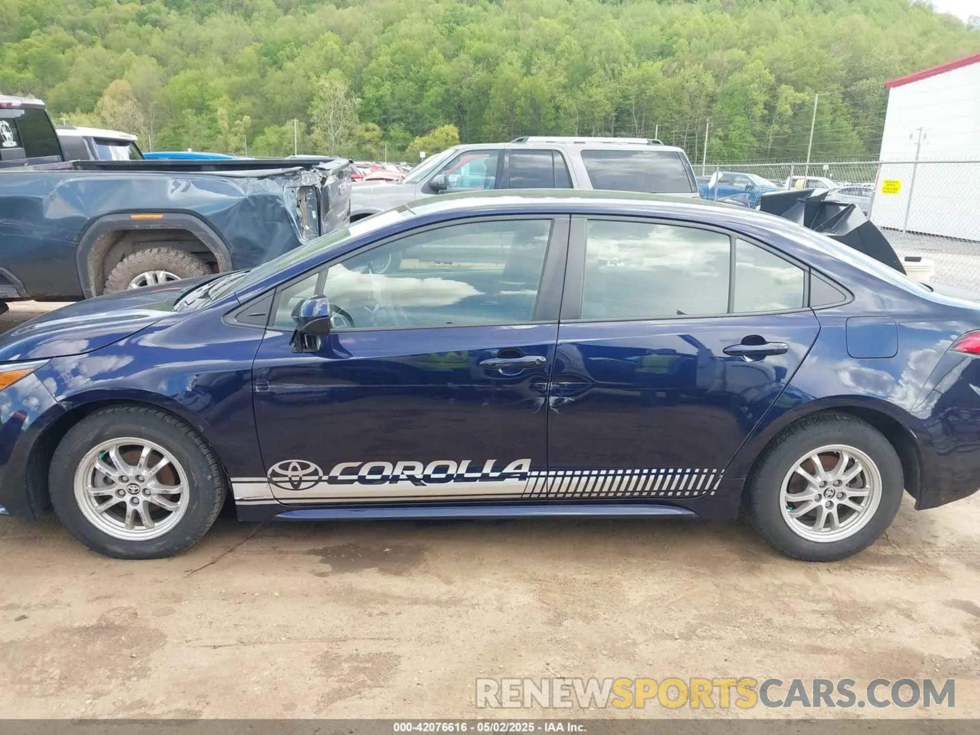 14 fotografías del automóvil dañado JTDEAMDE2NJ057110 TOYOTA COROLLA 2022