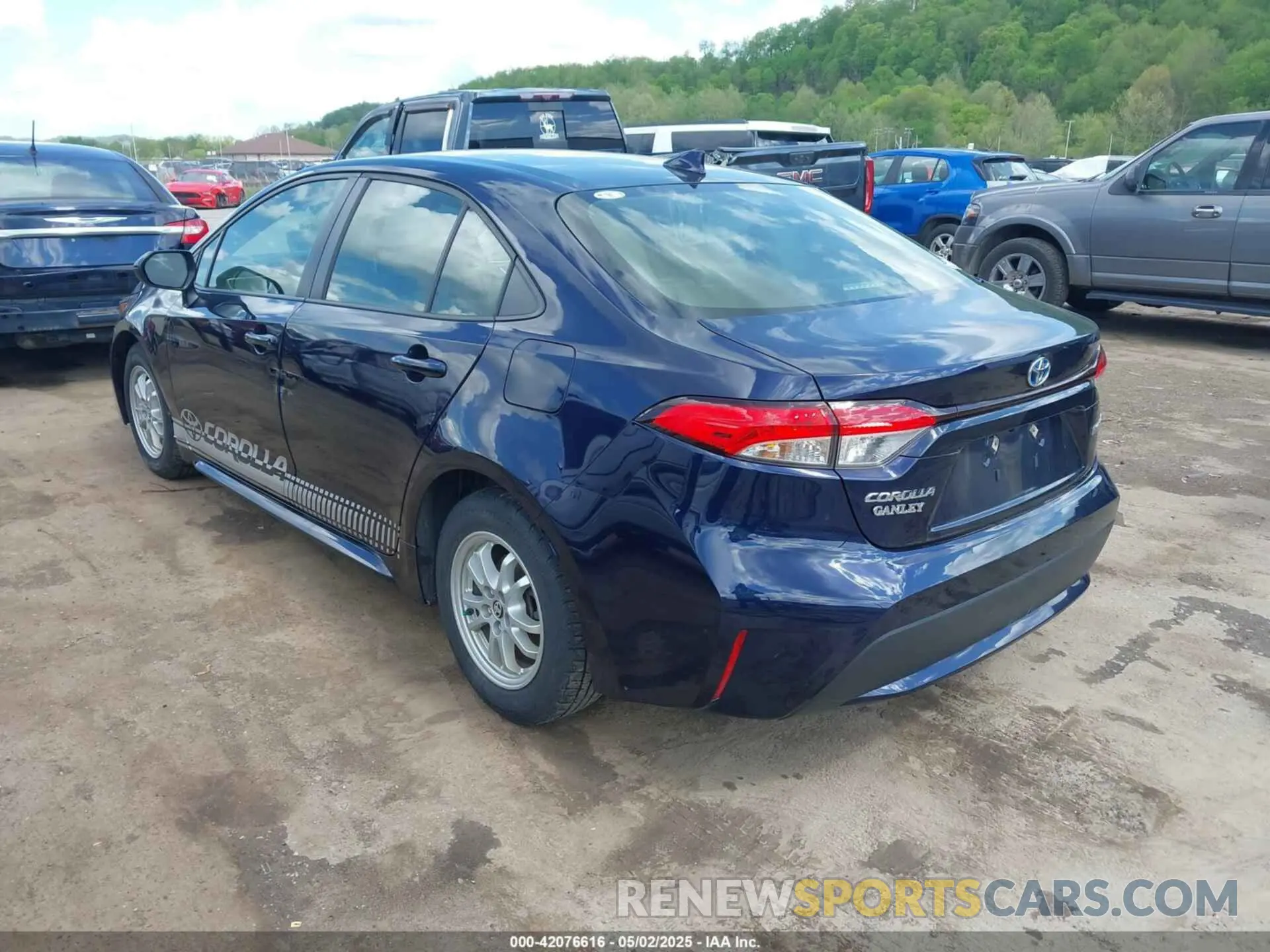 3 fotografías del automóvil dañado JTDEAMDE2NJ057110 TOYOTA COROLLA 2022
