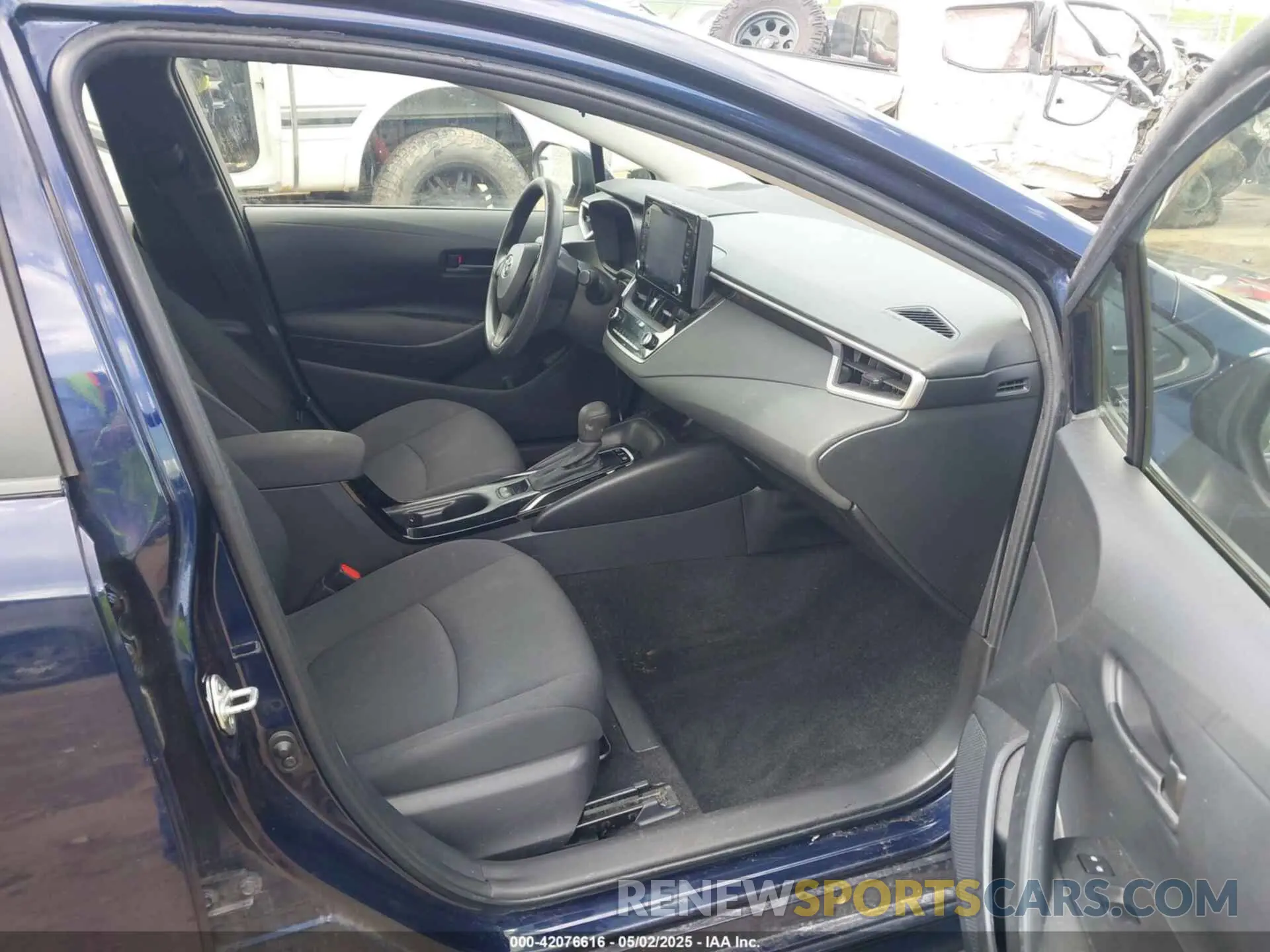 5 fotografías del automóvil dañado JTDEAMDE2NJ057110 TOYOTA COROLLA 2022