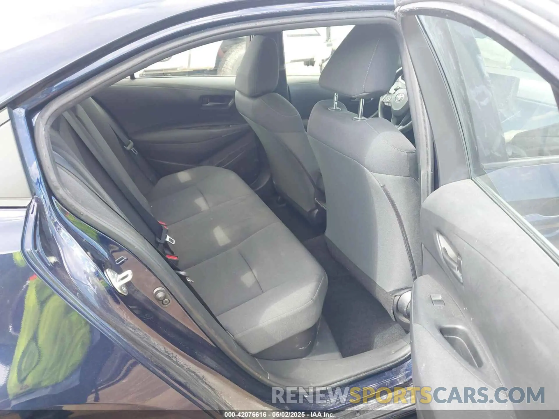8 fotografías del automóvil dañado JTDEAMDE2NJ057110 TOYOTA COROLLA 2022