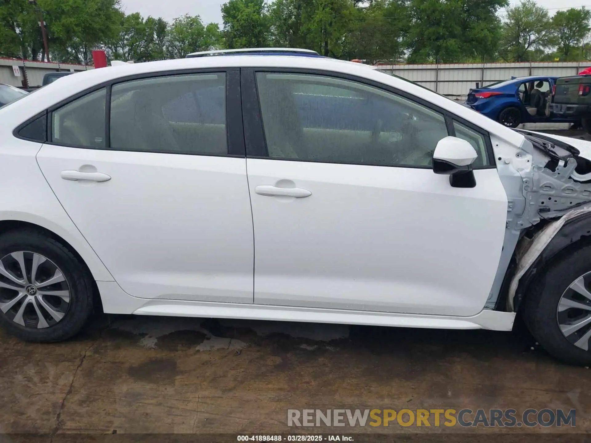 14 fotografías del automóvil dañado JTDEAMDE3N3001164 TOYOTA COROLLA 2022
