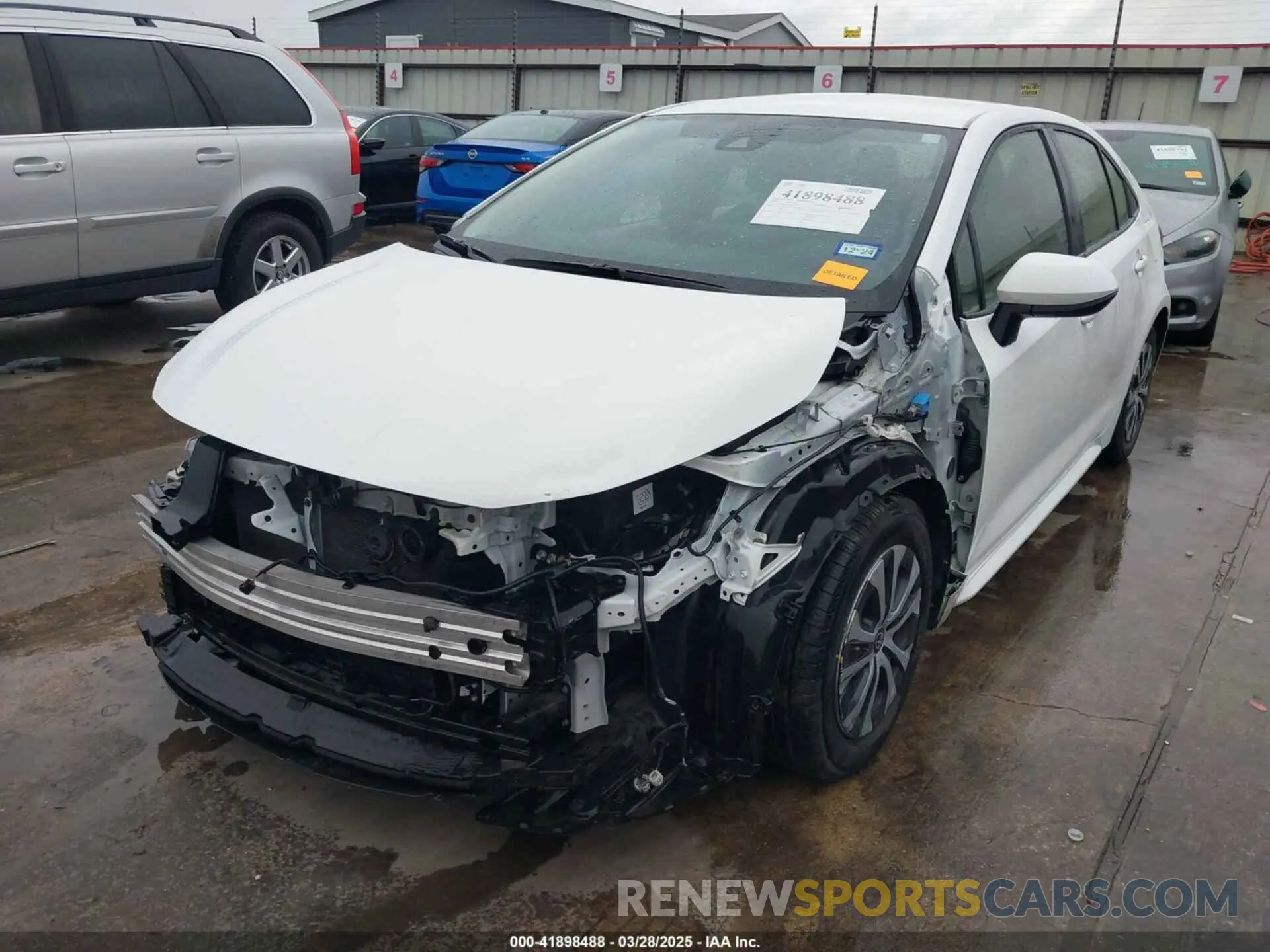 2 fotografías del automóvil dañado JTDEAMDE3N3001164 TOYOTA COROLLA 2022