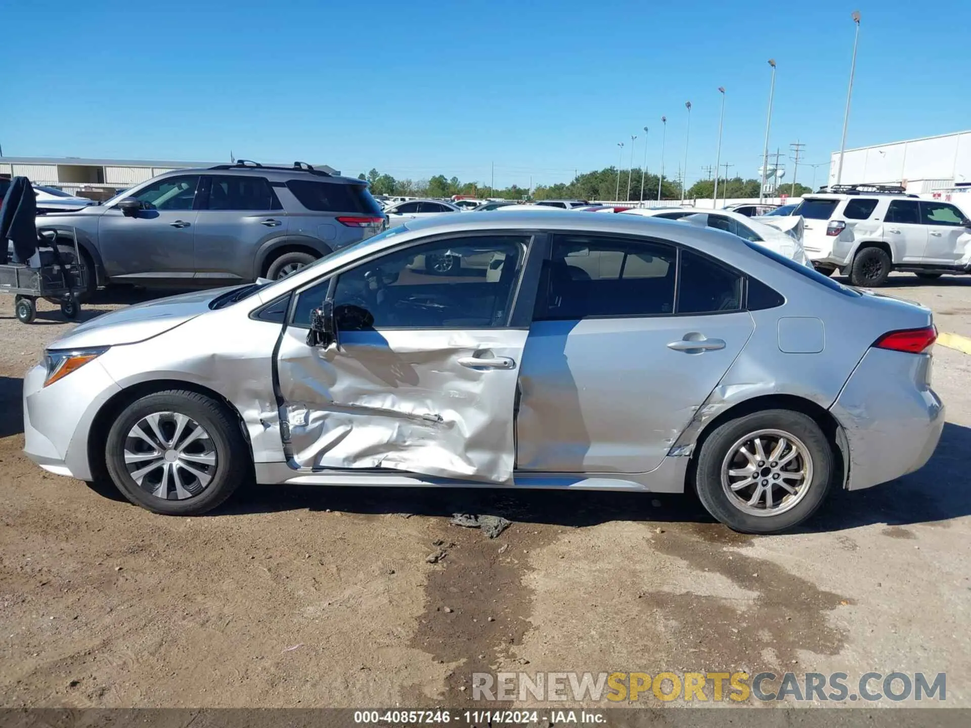 13 fotografías del automóvil dañado JTDEAMDE3NJ039151 TOYOTA COROLLA 2022