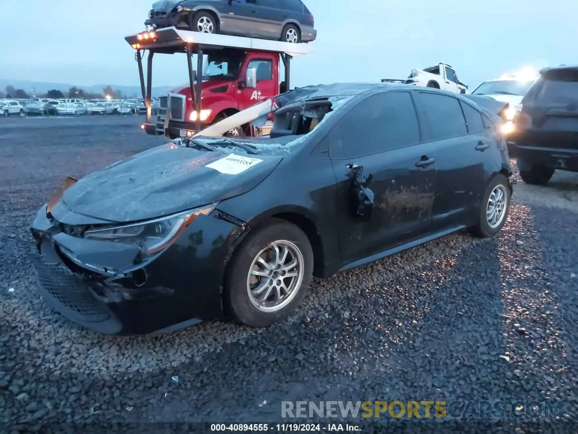 2 fotografías del automóvil dañado JTDEAMDE3NJ045869 TOYOTA COROLLA 2022