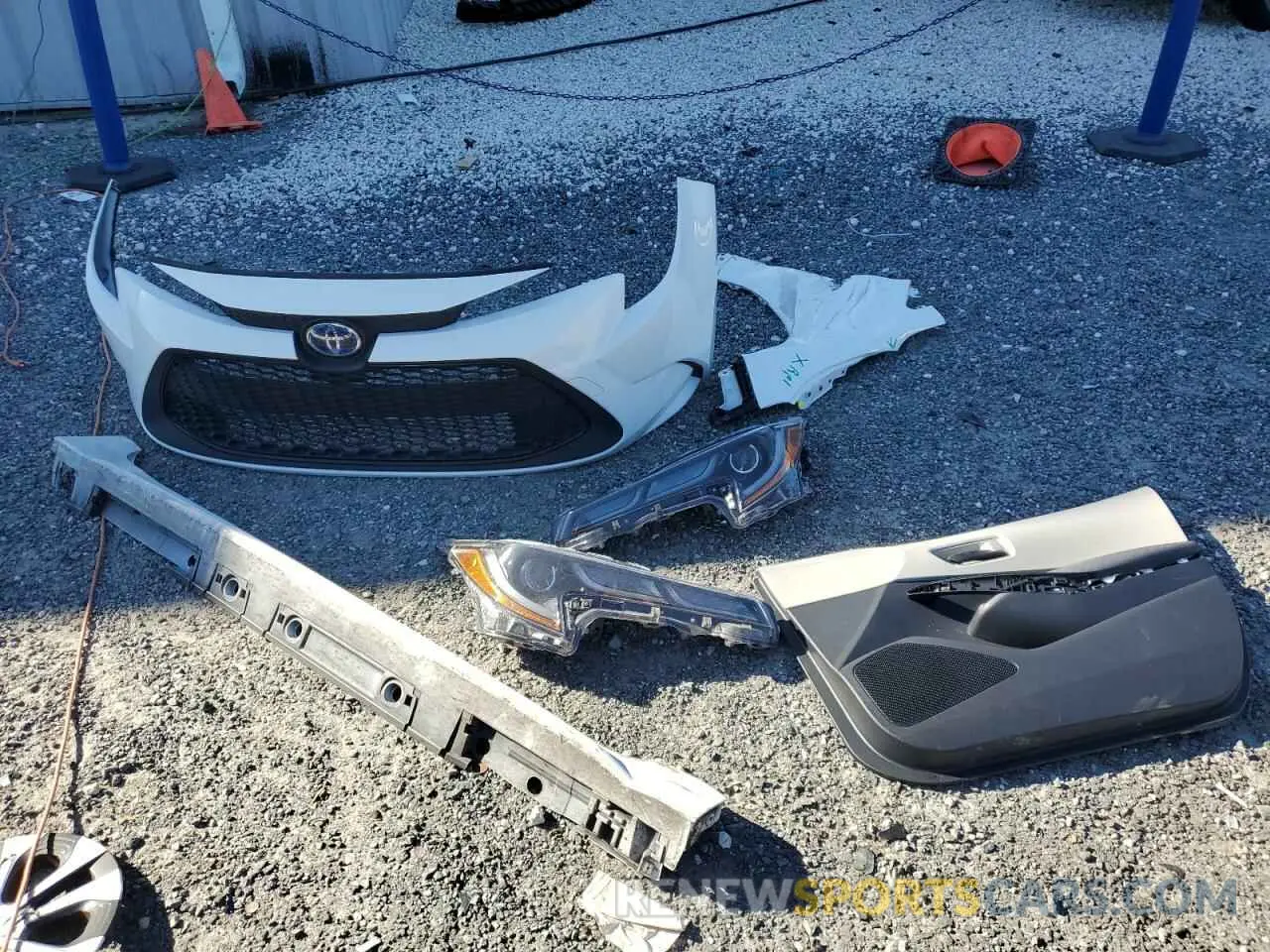 12 fotografías del automóvil dañado JTDEAMDE5N3010920 TOYOTA COROLLA 2022