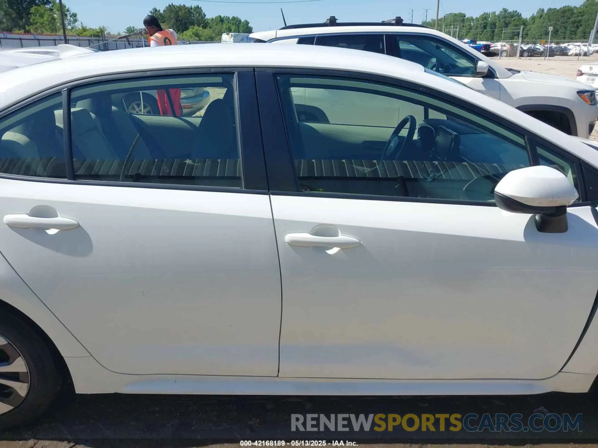 14 fotografías del automóvil dañado JTDEAMDE6N3002227 TOYOTA COROLLA 2022