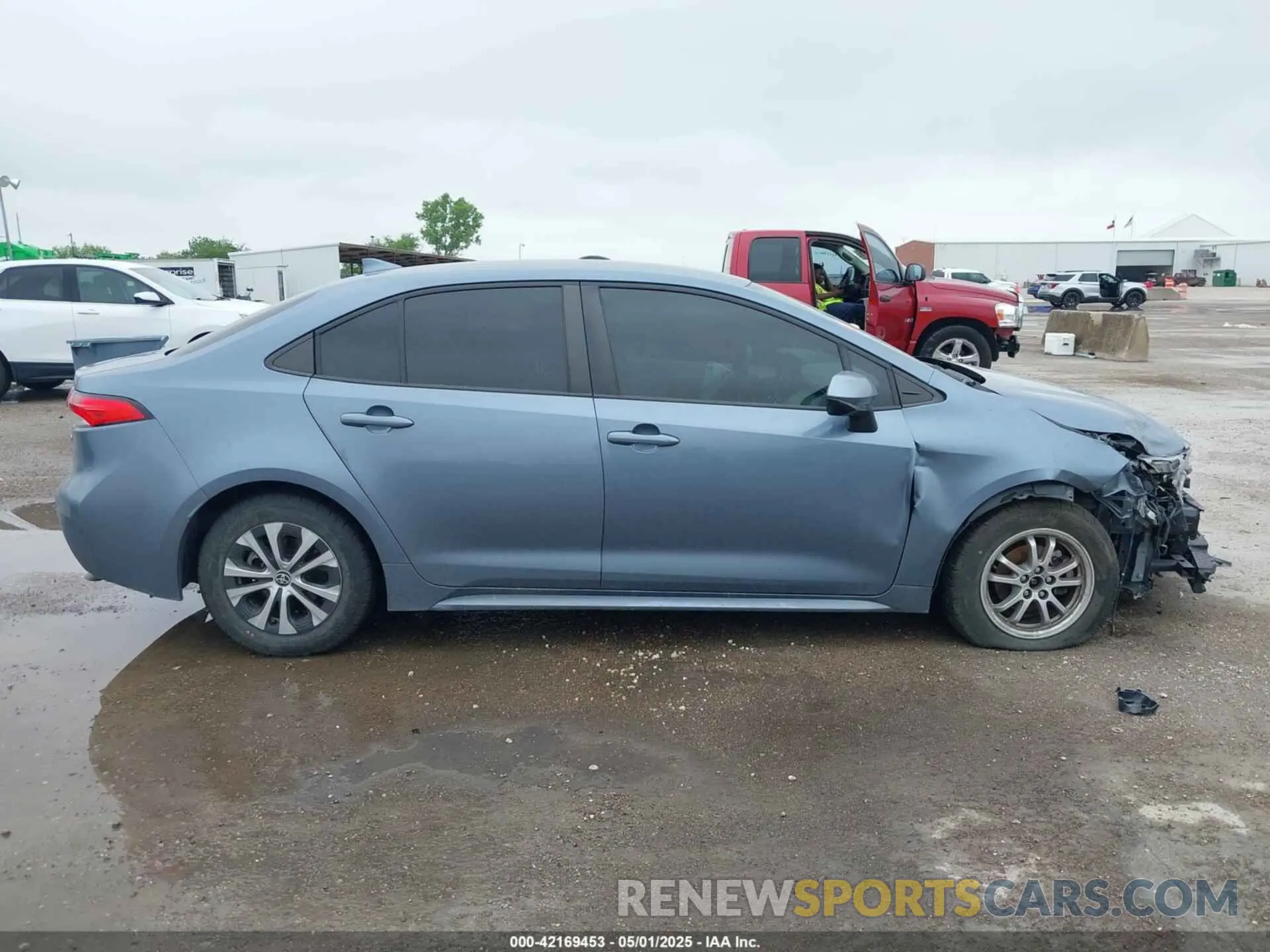 13 fotografías del automóvil dañado JTDEAMDE6N3003393 TOYOTA COROLLA 2022