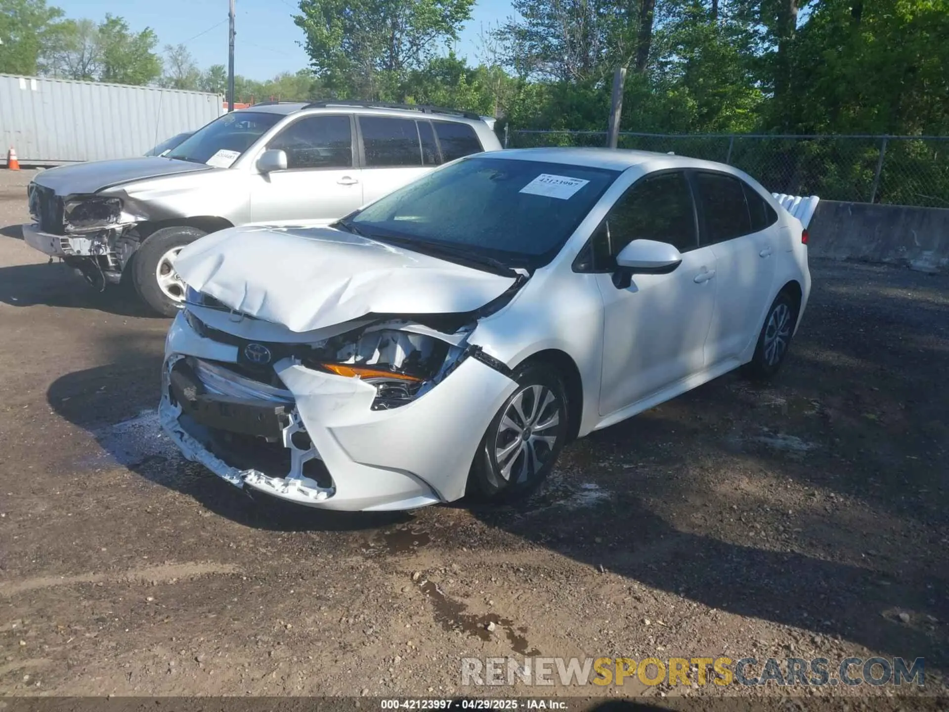 2 fotografías del automóvil dañado JTDEAMDE6N3003443 TOYOTA COROLLA 2022
