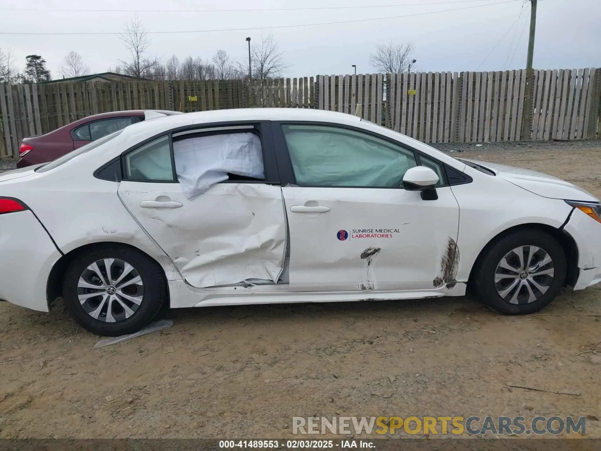 13 fotografías del automóvil dañado JTDEAMDE6N3006939 TOYOTA COROLLA 2022