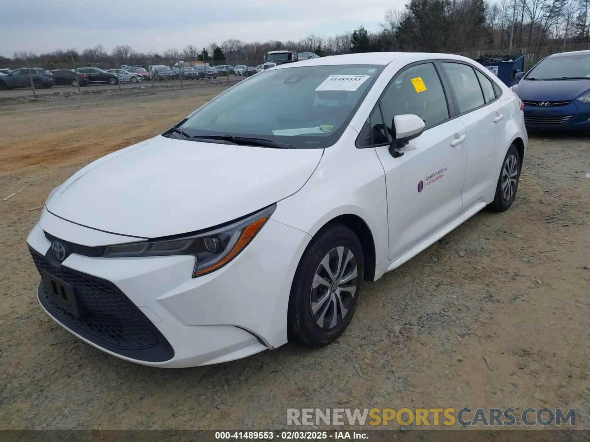 2 fotografías del automóvil dañado JTDEAMDE6N3006939 TOYOTA COROLLA 2022