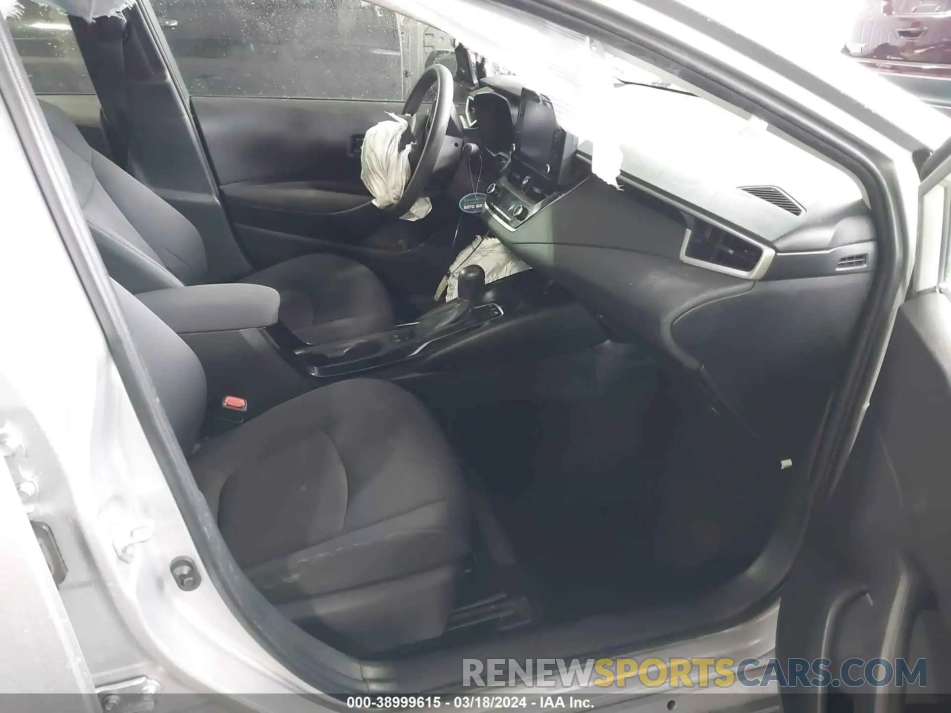 5 fotografías del automóvil dañado JTDEAMDE6NJ043565 TOYOTA COROLLA 2022