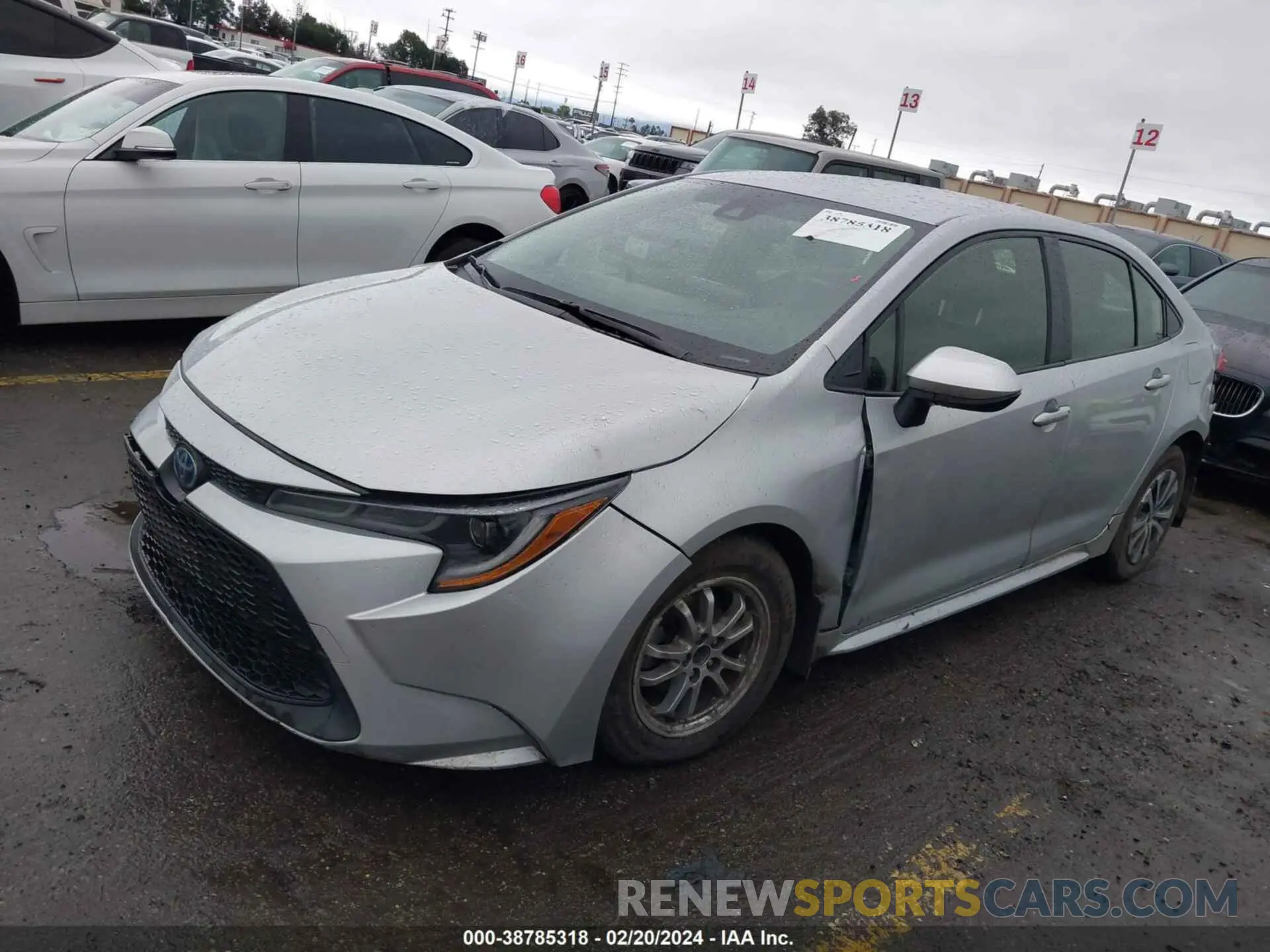 2 fotografías del automóvil dañado JTDEAMDE7N3011650 TOYOTA COROLLA 2022