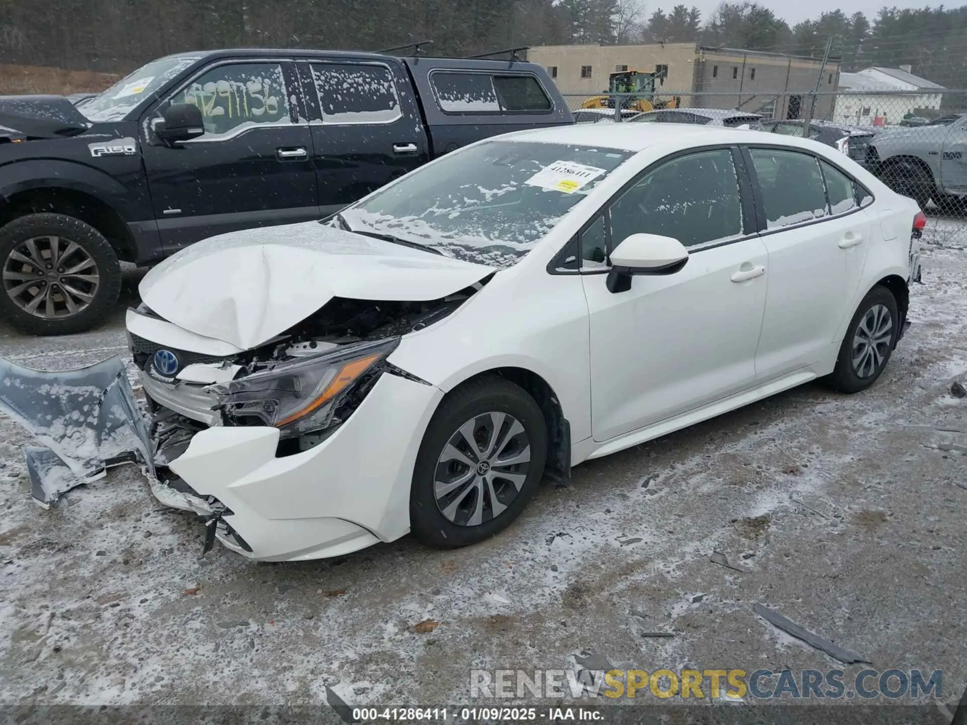 2 fotografías del automóvil dañado JTDEAMDE9N3009933 TOYOTA COROLLA 2022
