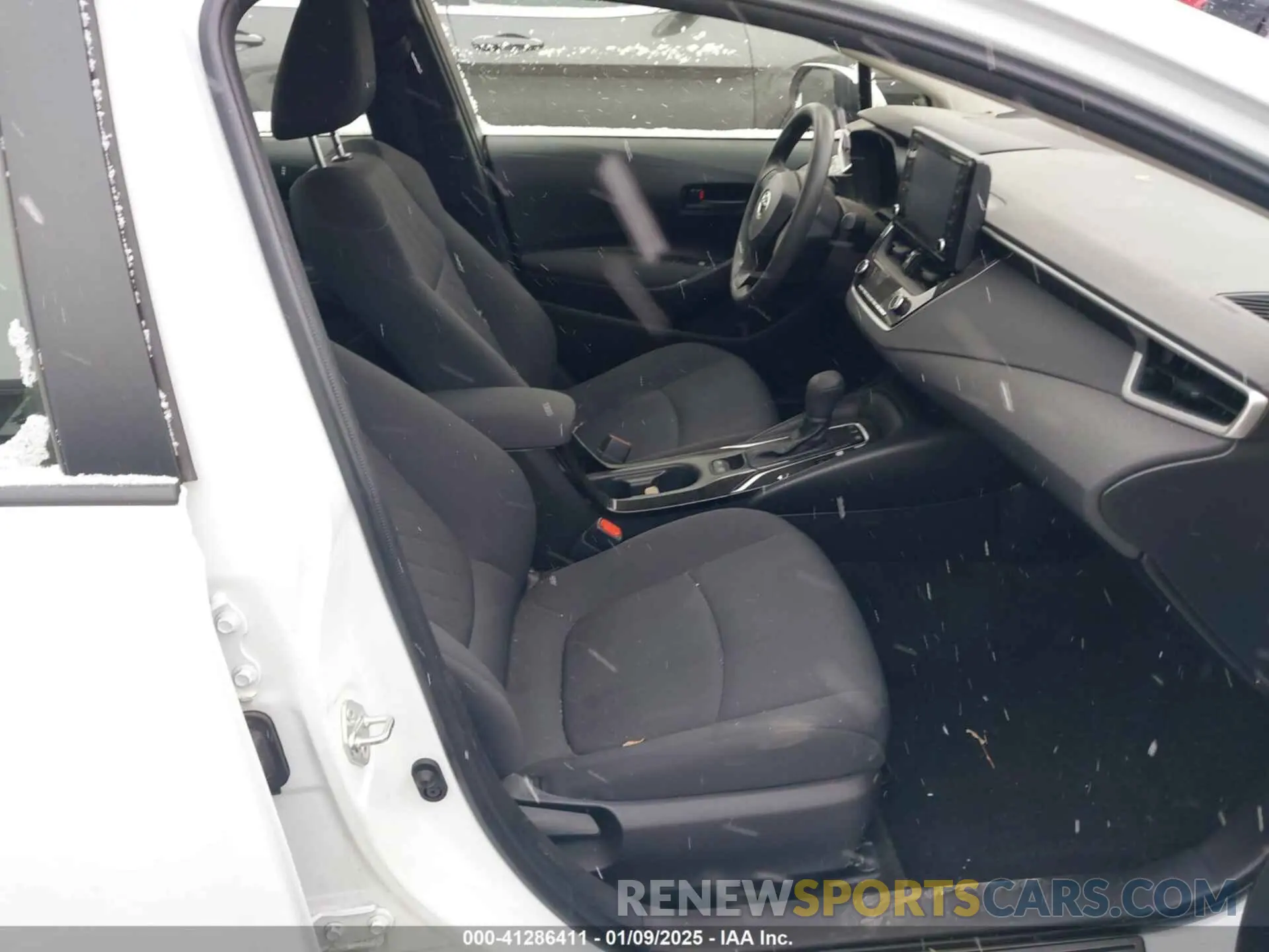 5 fotografías del automóvil dañado JTDEAMDE9N3009933 TOYOTA COROLLA 2022