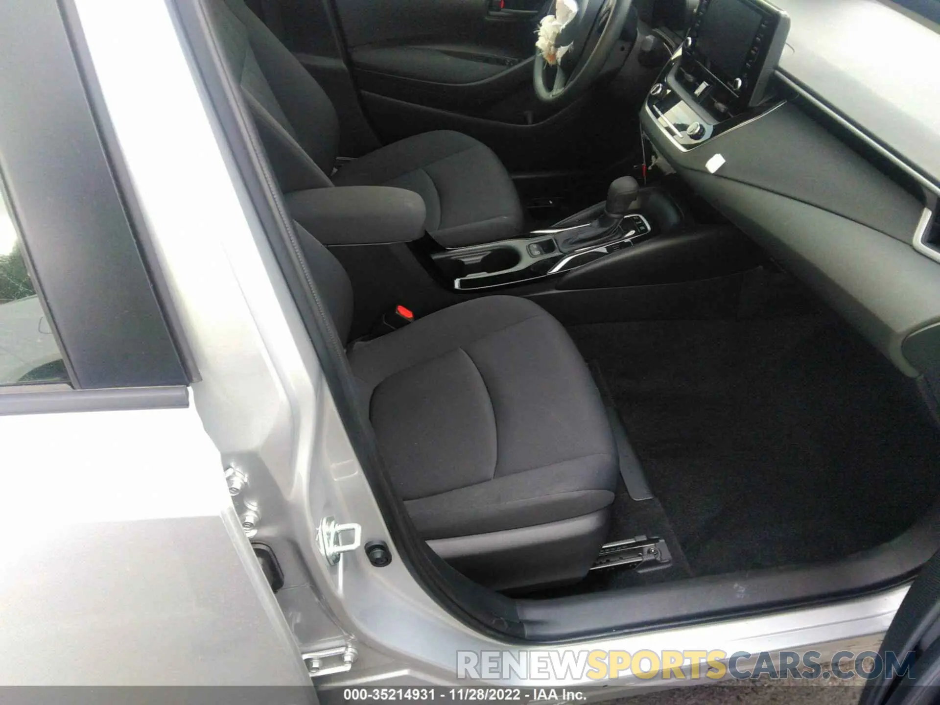 5 fotografías del automóvil dañado JTDEAMDE9N3010032 TOYOTA COROLLA 2022