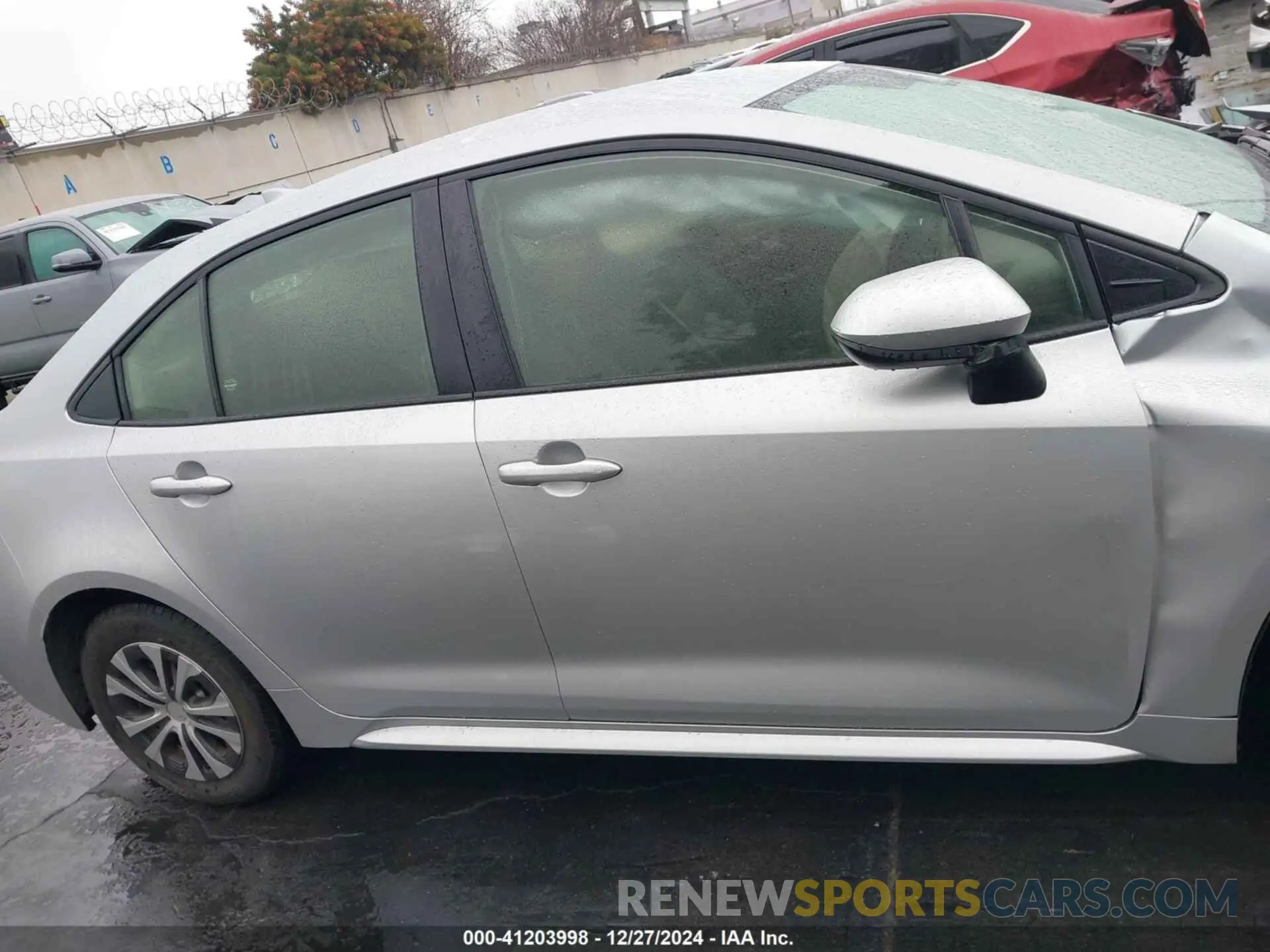 14 fotografías del automóvil dañado JTDEAMDE9N3012038 TOYOTA COROLLA 2022