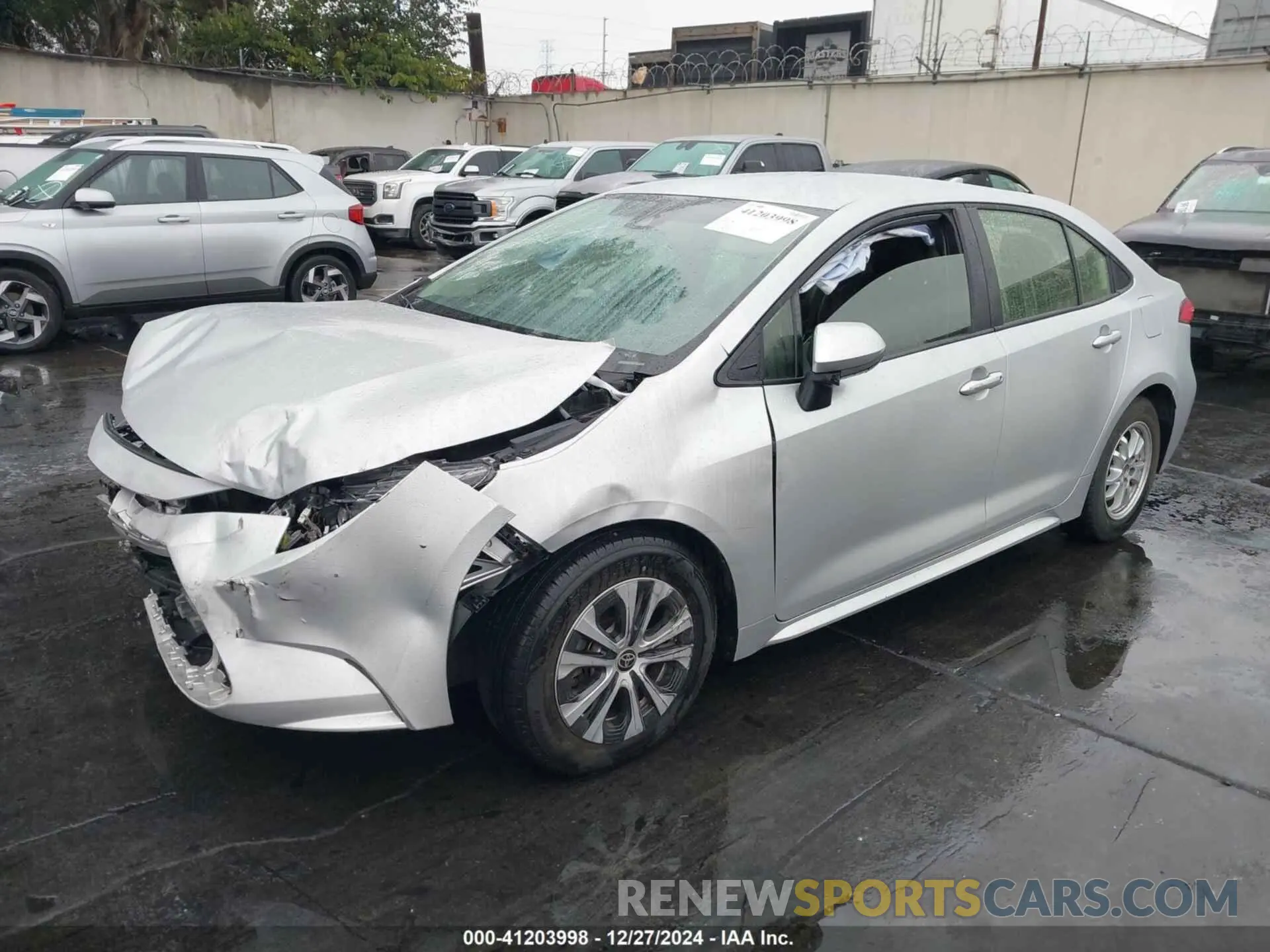 2 fotografías del automóvil dañado JTDEAMDE9N3012038 TOYOTA COROLLA 2022