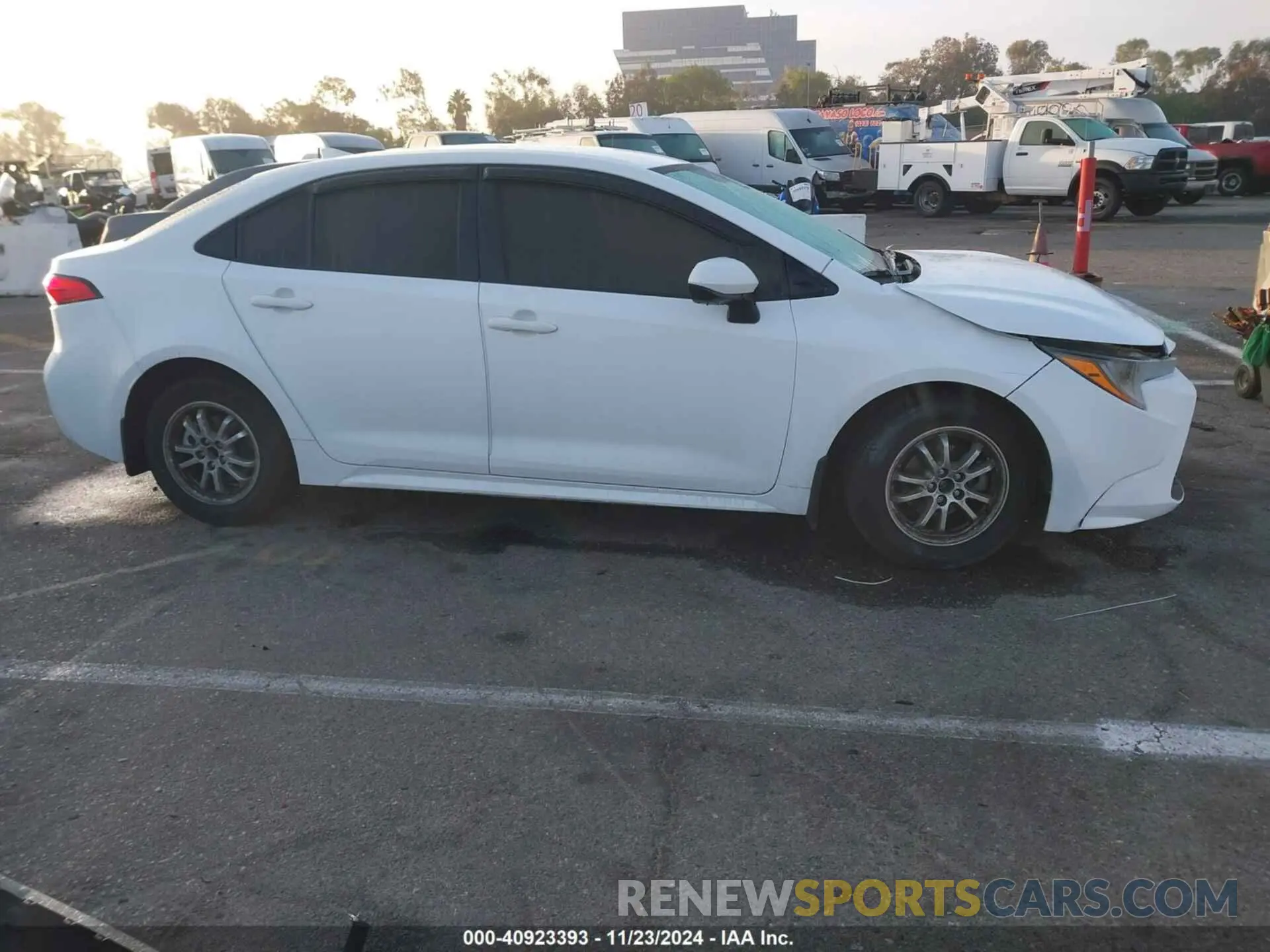 13 fotografías del automóvil dañado JTDEAMDEXN3013392 TOYOTA COROLLA 2022