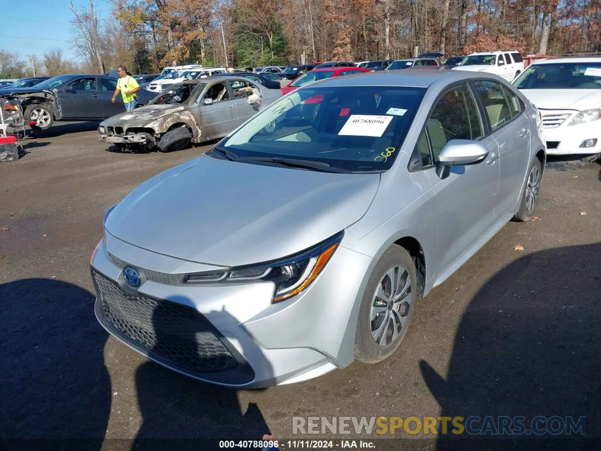2 fotografías del automóvil dañado JTDEAMDEXNJ056531 TOYOTA COROLLA 2022