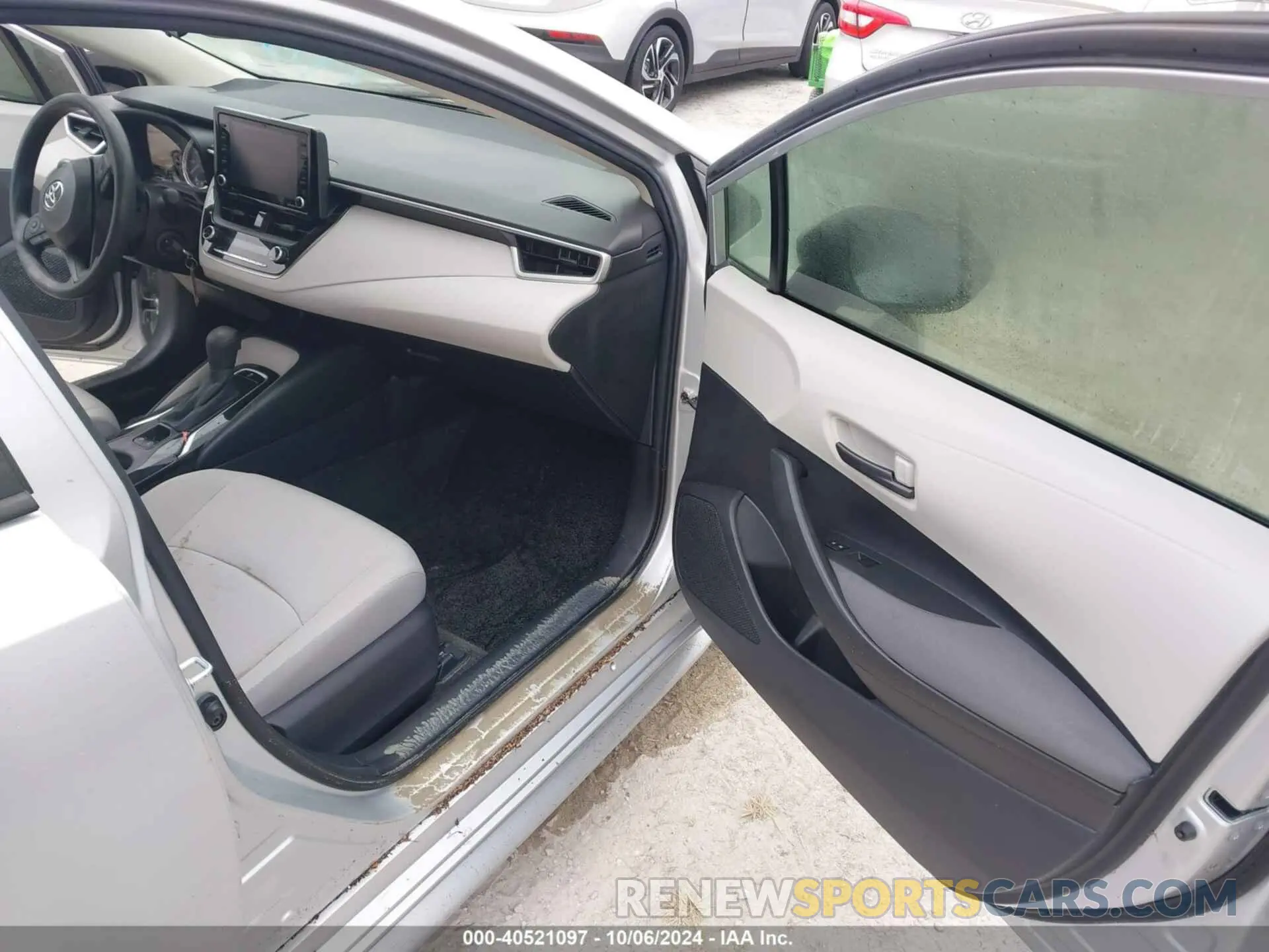 5 fotografías del automóvil dañado JTDEPMAE0N3004896 TOYOTA COROLLA 2022