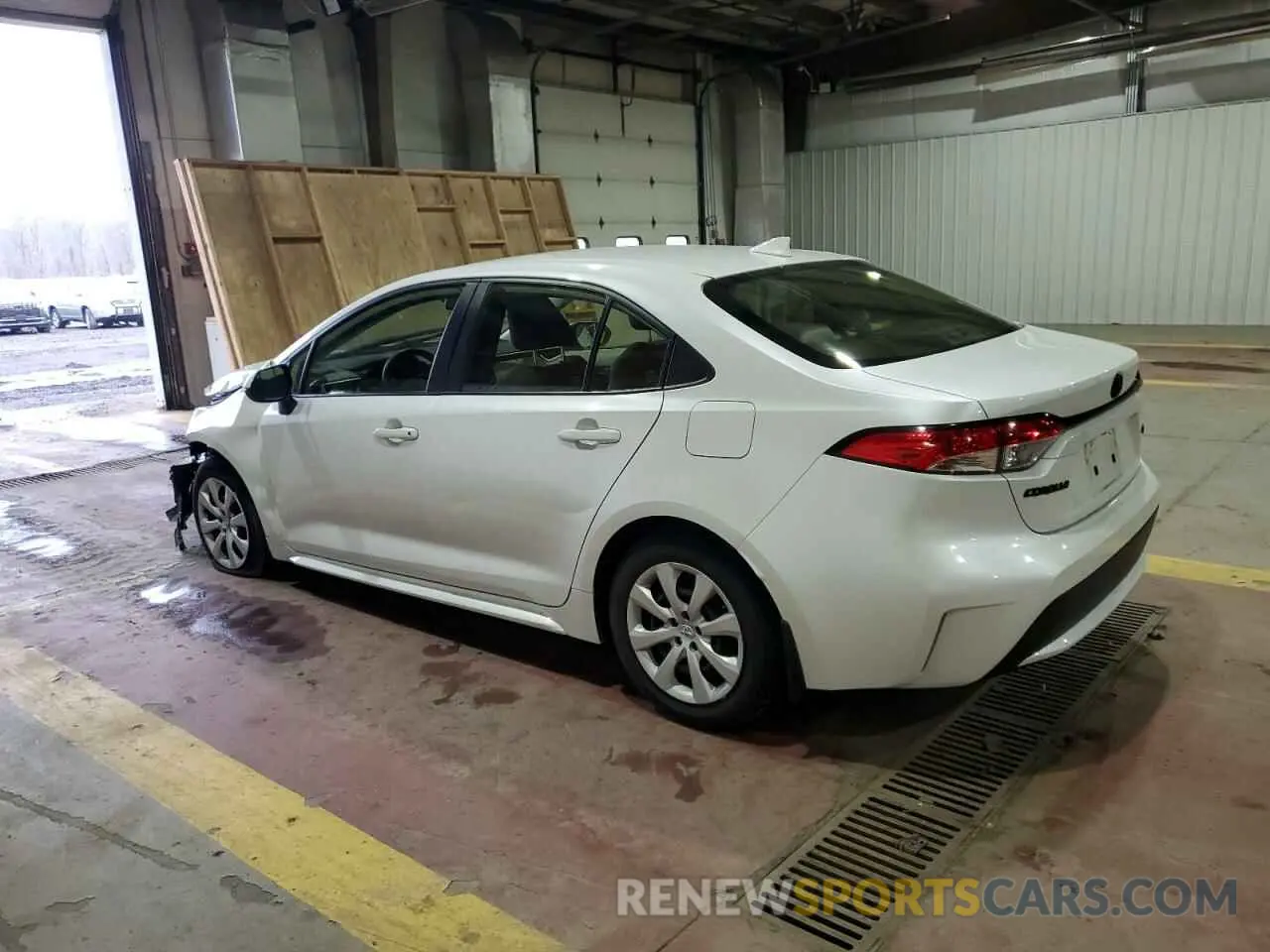 2 fotografías del automóvil dañado JTDEPMAE0N3027272 TOYOTA COROLLA 2022
