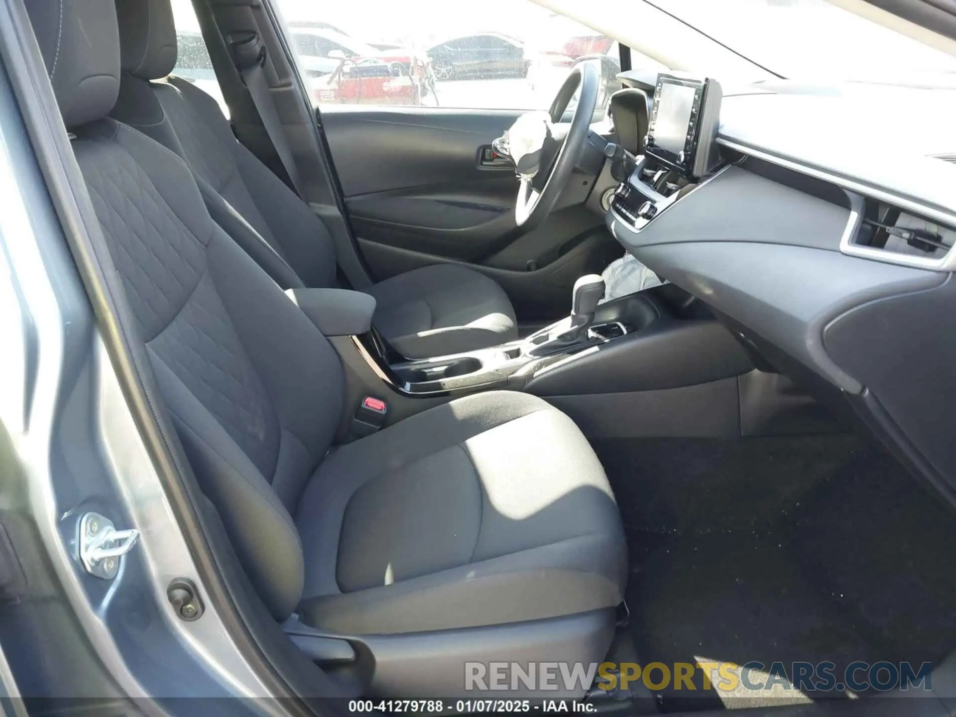 5 fotografías del automóvil dañado JTDEPMAE3NJ223136 TOYOTA COROLLA 2022