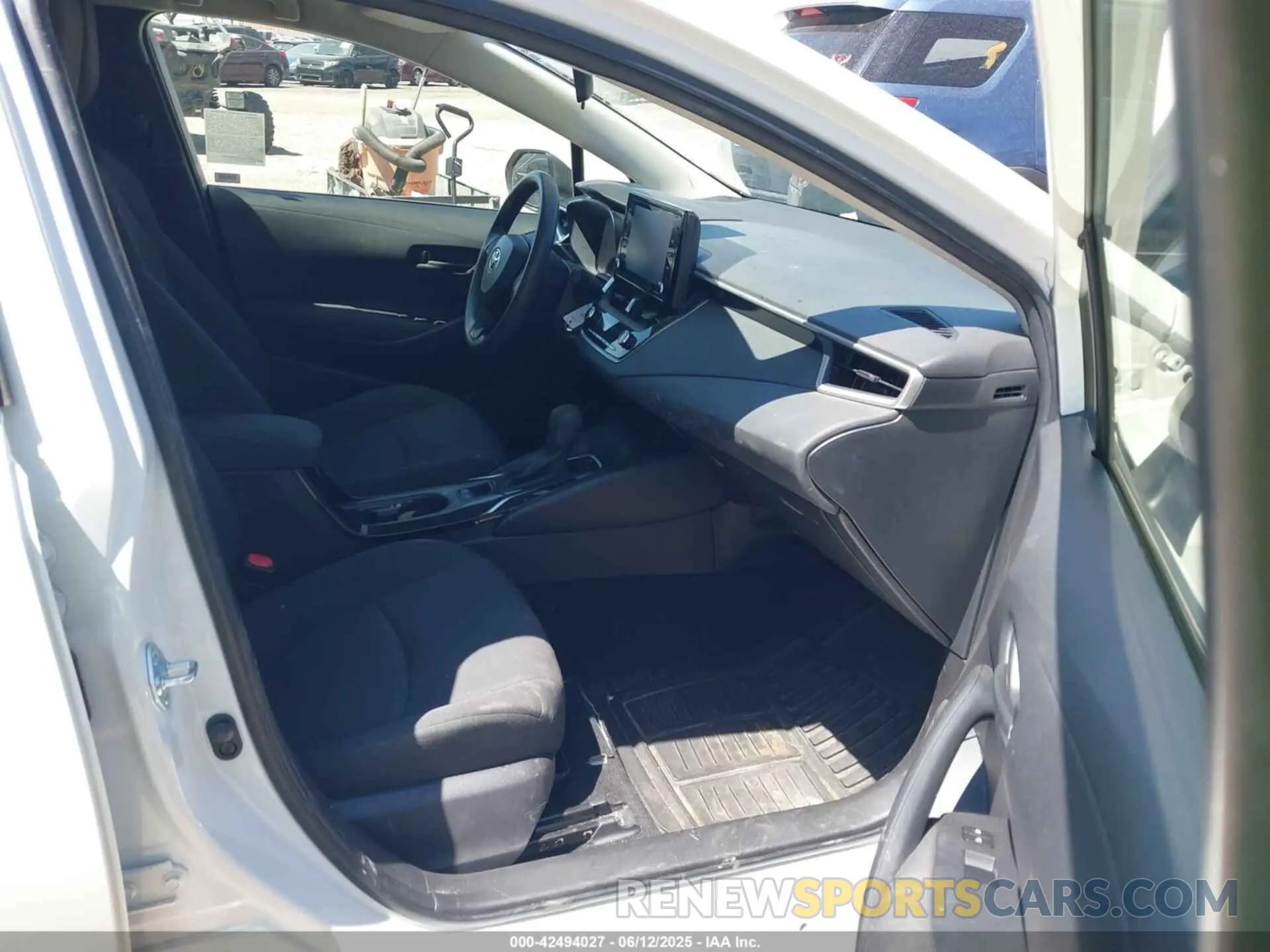 5 fotografías del automóvil dañado JTDEPMAE4N3002584 TOYOTA COROLLA 2022