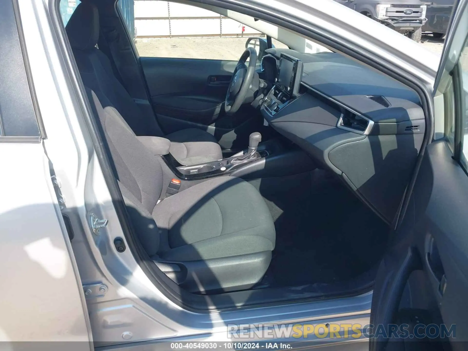 5 fotografías del automóvil dañado JTDEPMAE4N3020647 TOYOTA COROLLA 2022