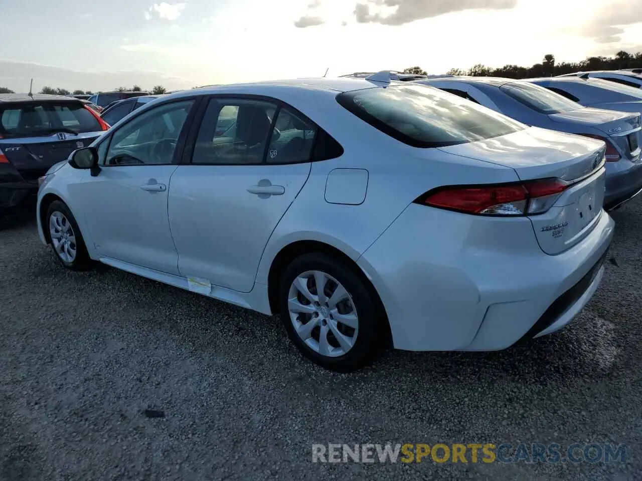 2 fotografías del automóvil dañado JTDEPMAE4N3022687 TOYOTA COROLLA 2022