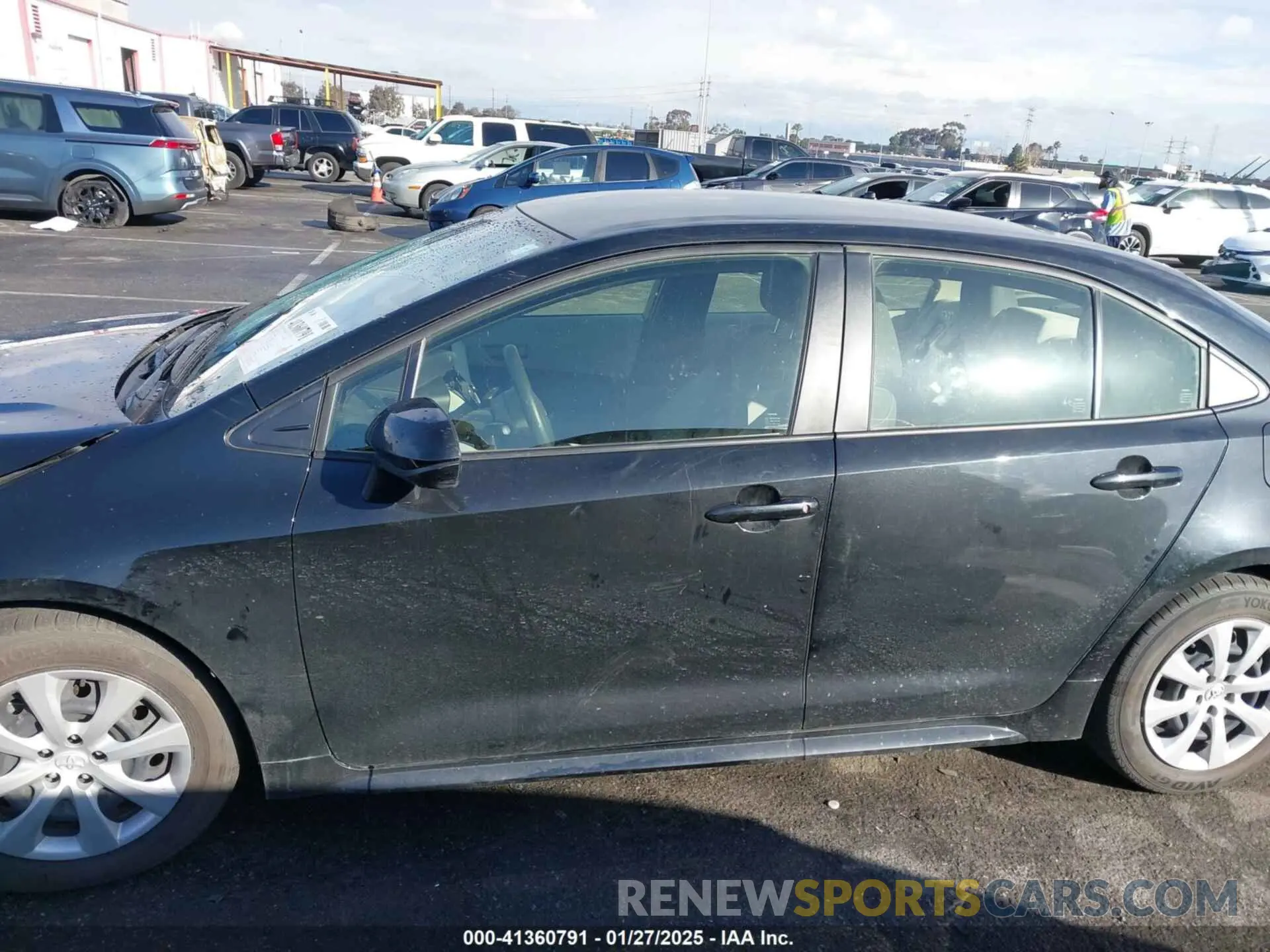 14 fotografías del automóvil dañado JTDEPMAE5NJ232470 TOYOTA COROLLA 2022