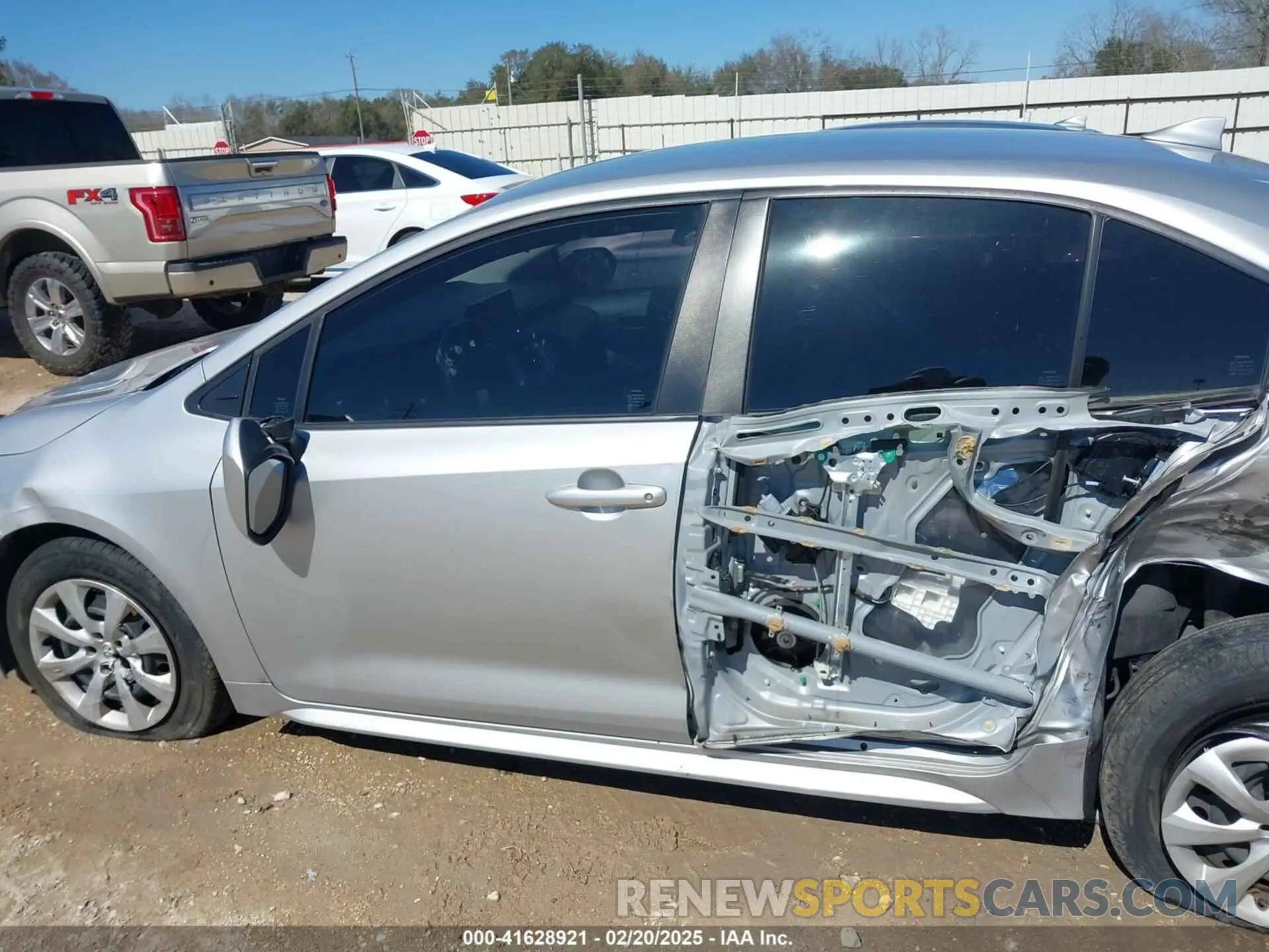 15 fotografías del automóvil dañado JTDEPMAE6N3014123 TOYOTA COROLLA 2022
