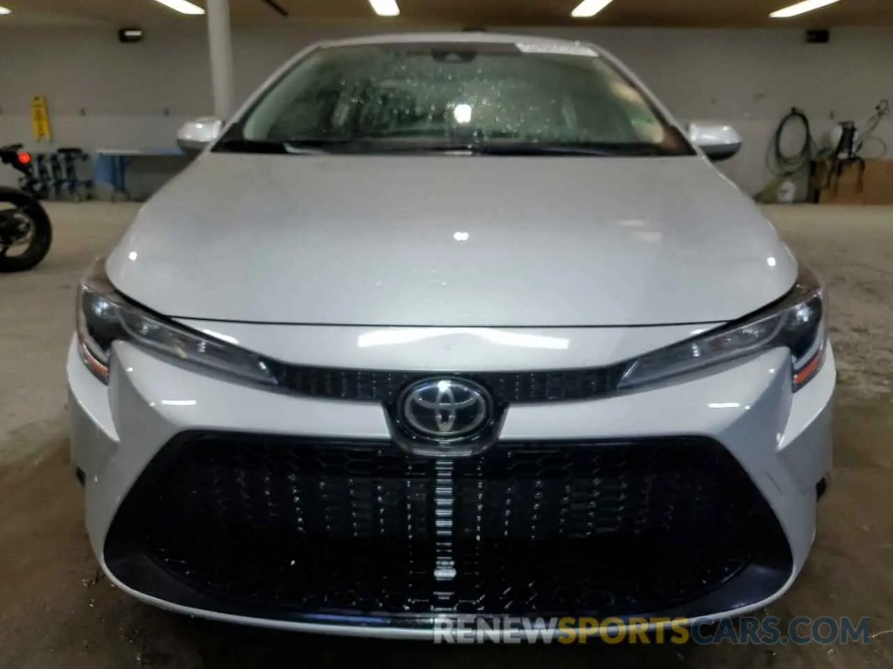 5 fotografías del automóvil dañado JTDEPMAE7N3012784 TOYOTA COROLLA 2022