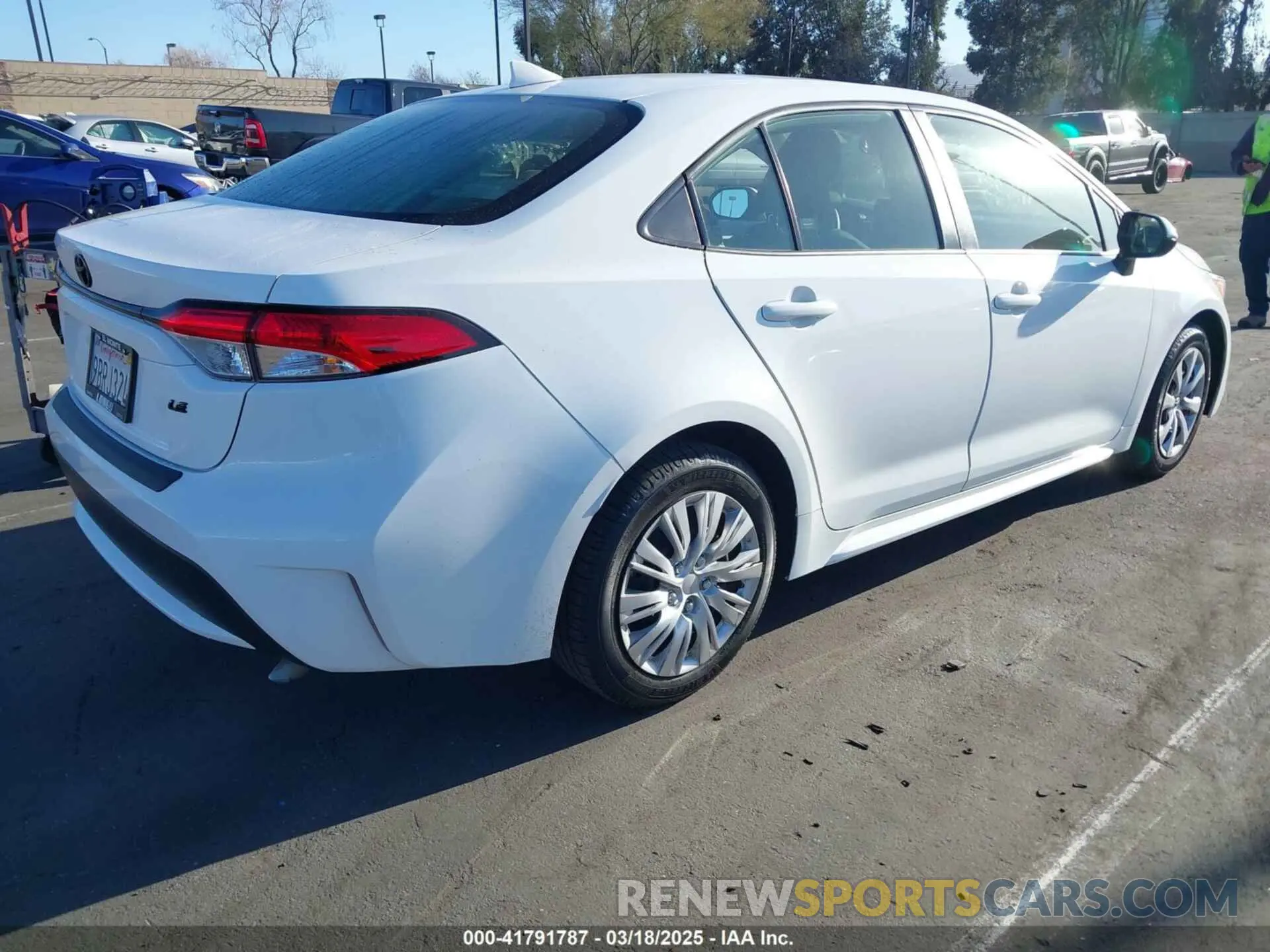 4 fotografías del automóvil dañado JTDEPMAE7N3020075 TOYOTA COROLLA 2022