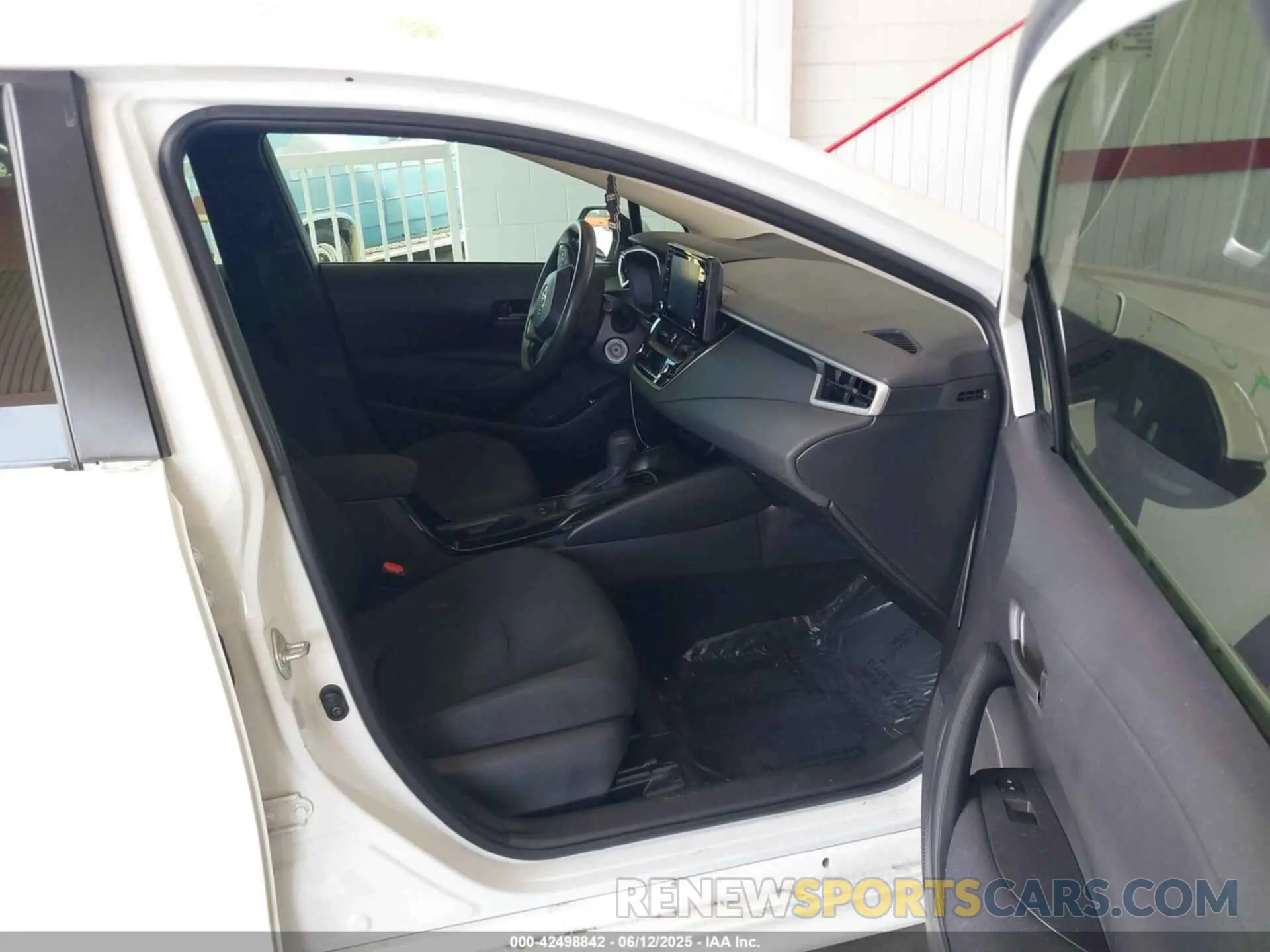 5 fotografías del automóvil dañado JTDEPMAE9N3003780 TOYOTA COROLLA 2022