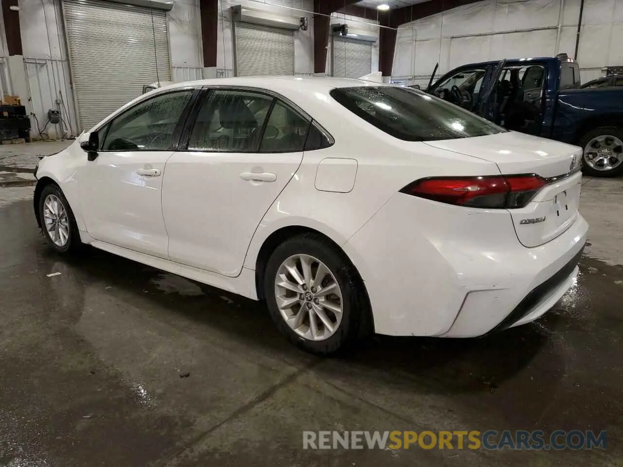 2 fotografías del automóvil dañado JTDFPMAE1N3017662 TOYOTA COROLLA 2022