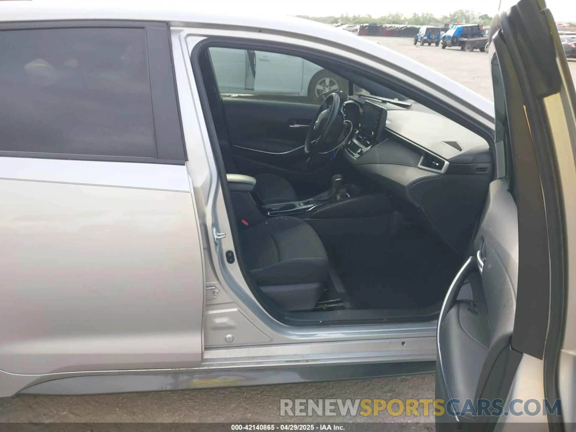 5 fotografías del automóvil dañado JTDS4MCE3N3504169 TOYOTA COROLLA 2022