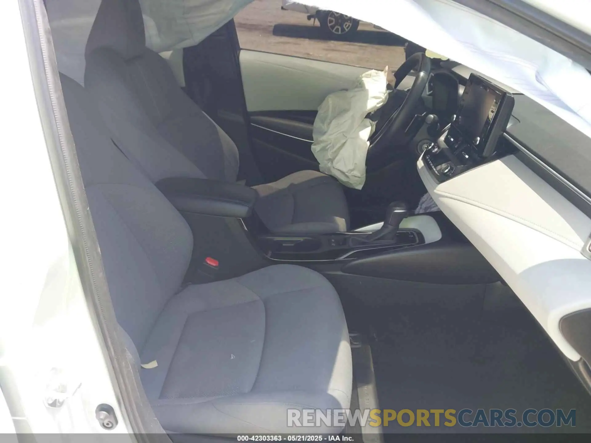 5 fotografías del automóvil dañado JTDS4MCE3NJ085588 TOYOTA COROLLA 2022