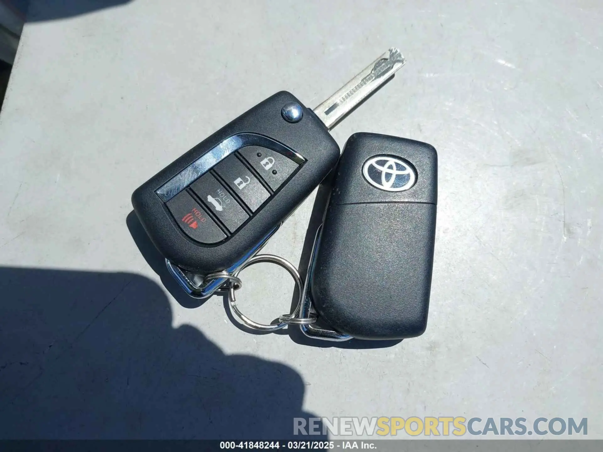 11 fotografías del automóvil dañado JTDS4MCE4NJ099869 TOYOTA COROLLA 2022