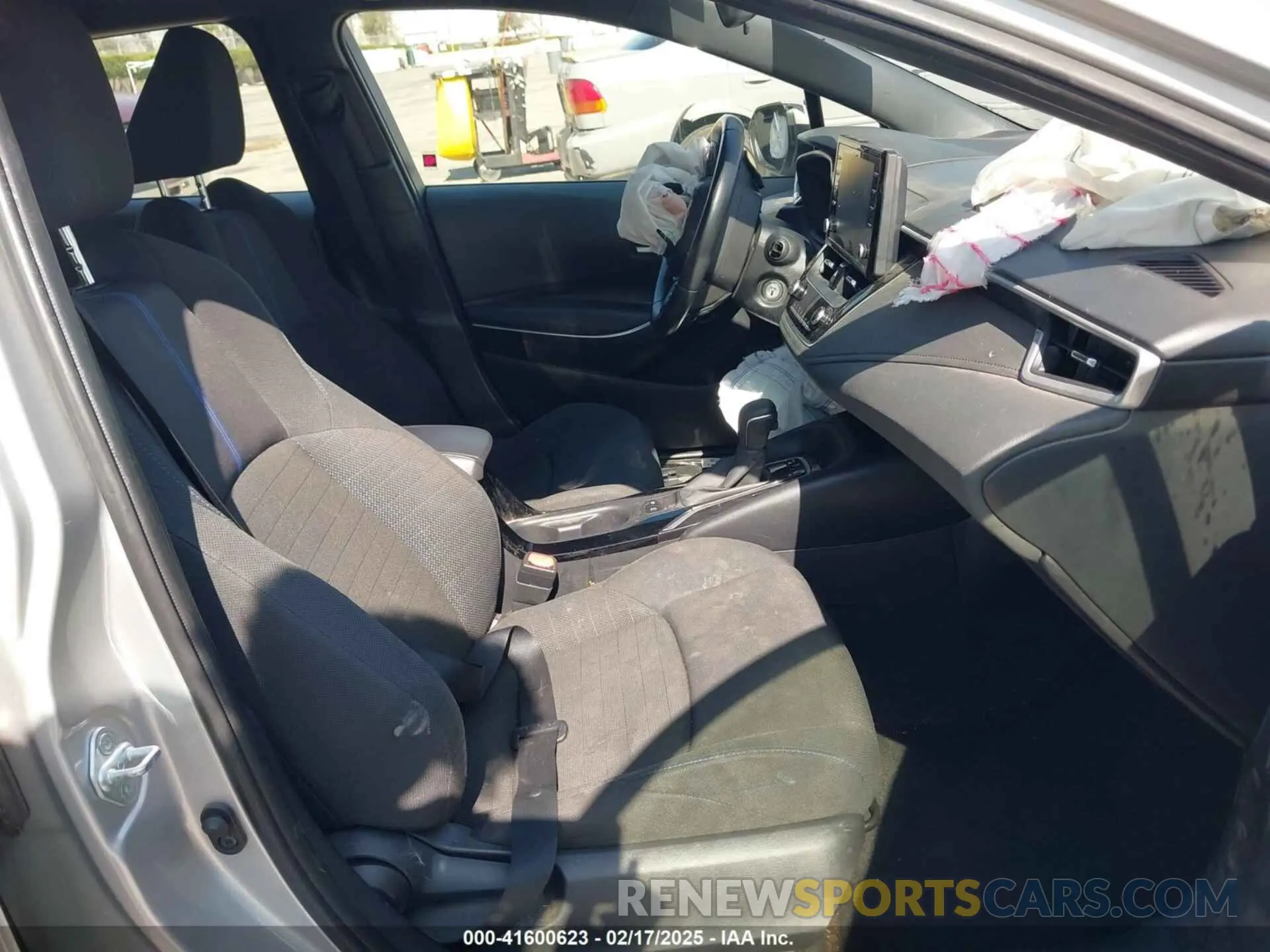 5 fotografías del automóvil dañado JTDS4MCE5NJ081154 TOYOTA COROLLA 2022
