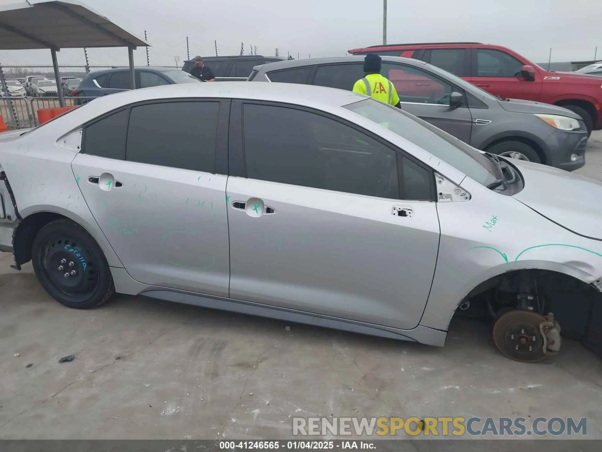 14 fotografías del automóvil dañado JTDS4MCE6NJ084631 TOYOTA COROLLA 2022