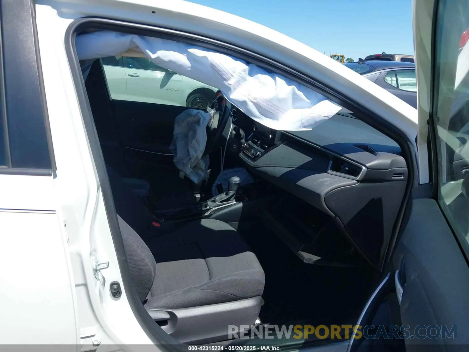 5 fotografías del automóvil dañado JTDS4MCE7N3502408 TOYOTA COROLLA 2022