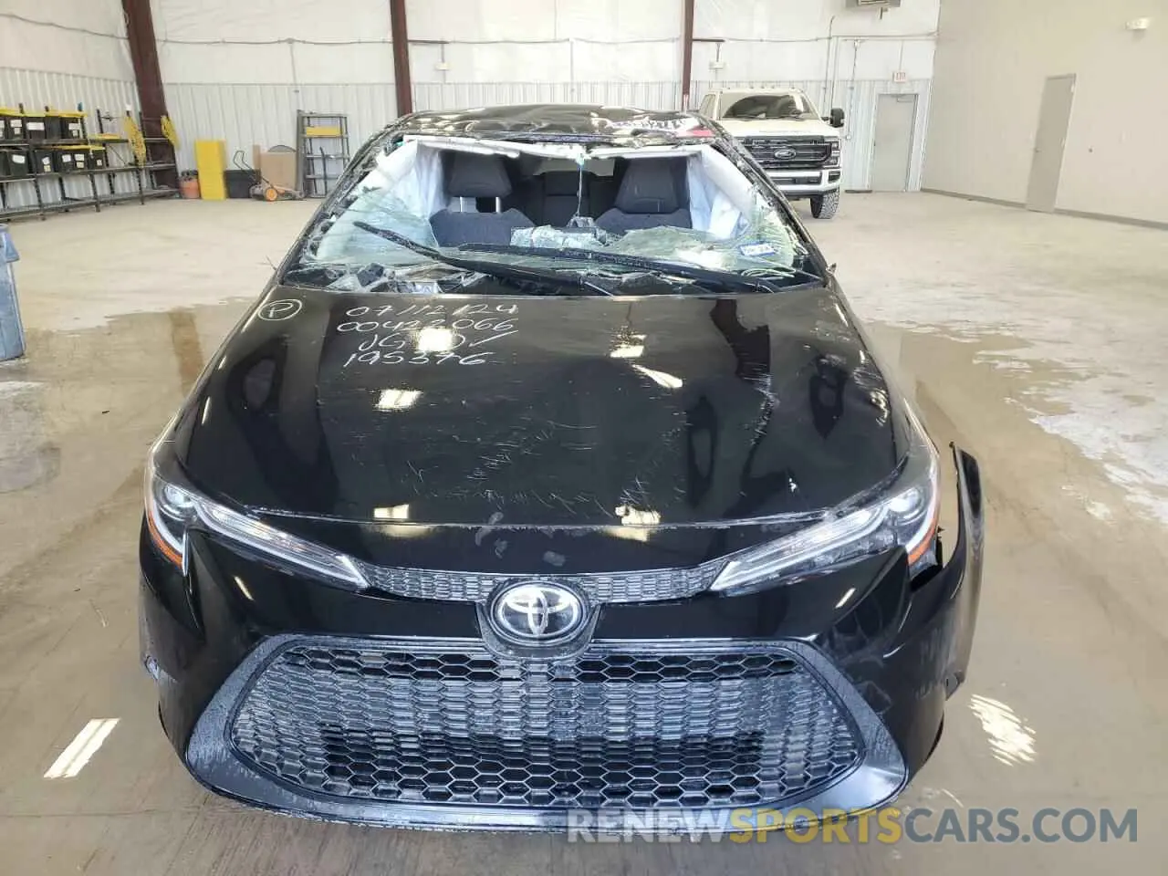 5 fotografías del automóvil dañado JTDVPMAE2NJ195376 TOYOTA COROLLA 2022