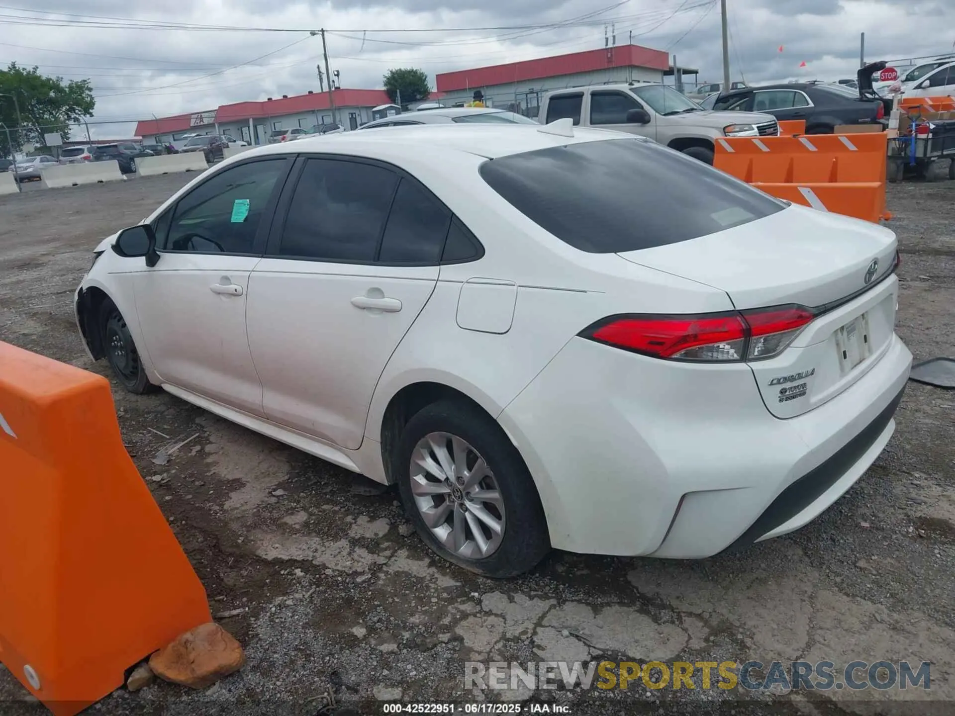 13 fotografías del automóvil dañado JTDVPMAE5NJ202319 TOYOTA COROLLA 2022