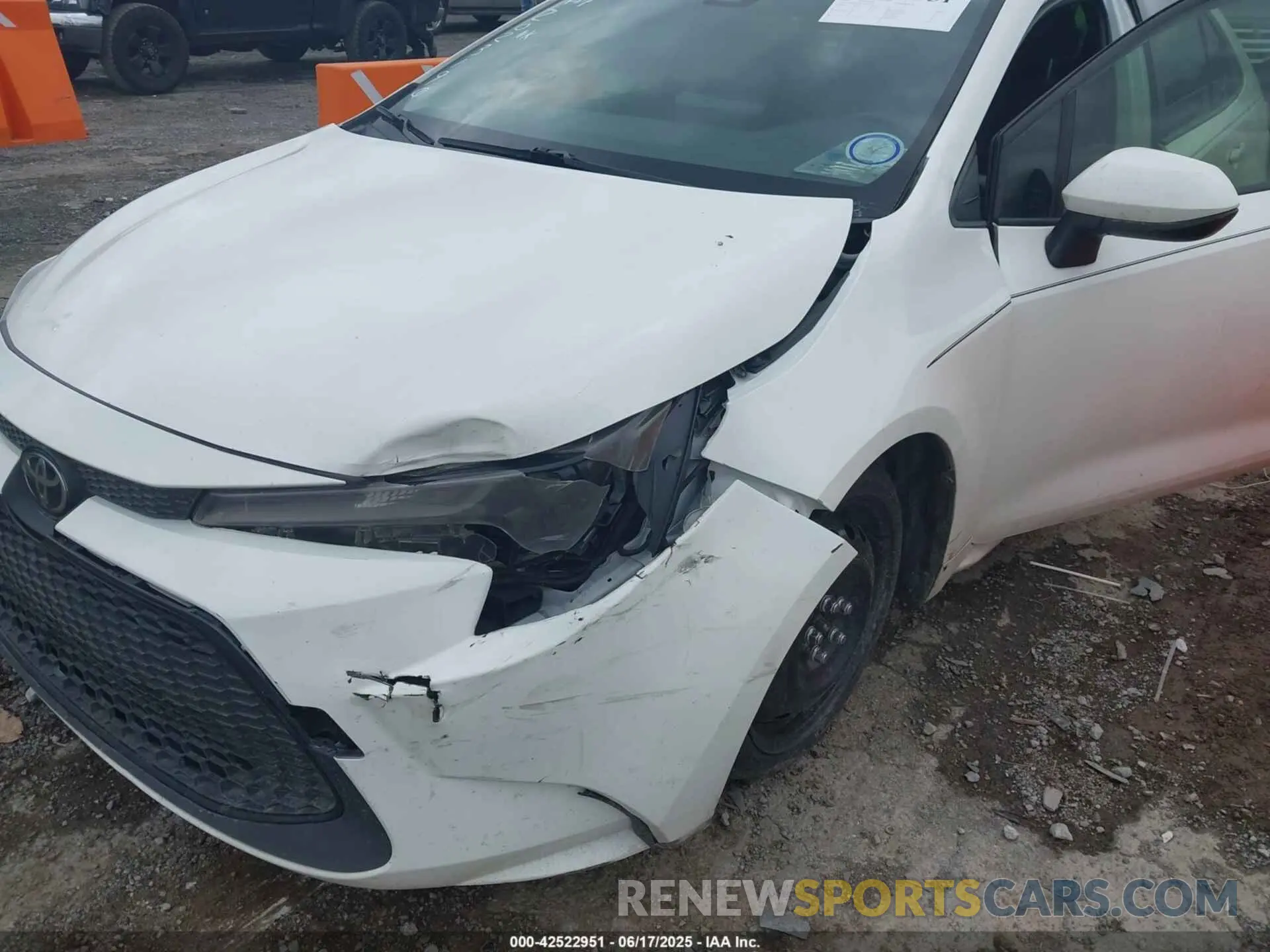 6 fotografías del automóvil dañado JTDVPMAE5NJ202319 TOYOTA COROLLA 2022