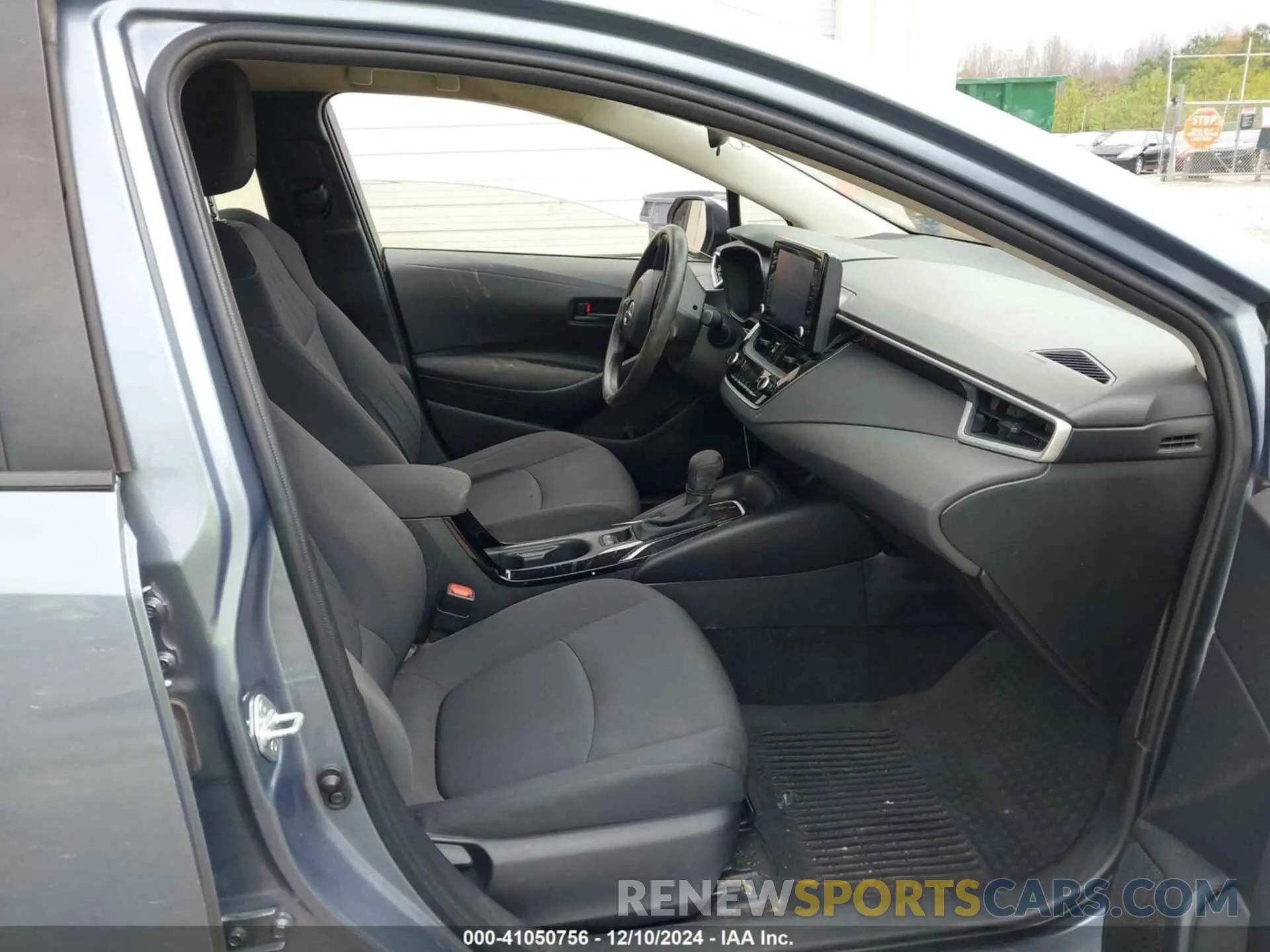 5 fotografías del automóvil dañado JTDVPMAE6NJ198913 TOYOTA COROLLA 2022